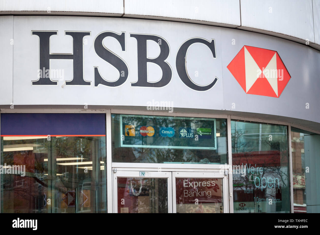 TORONTO, CANADA - NOVEMBER 14, 2018: Logo of the HSBC Bank, on their main  branch in Toronto, Ontario. HSBC is a british bank spread worldwide Picture  Stock Photo - Alamy