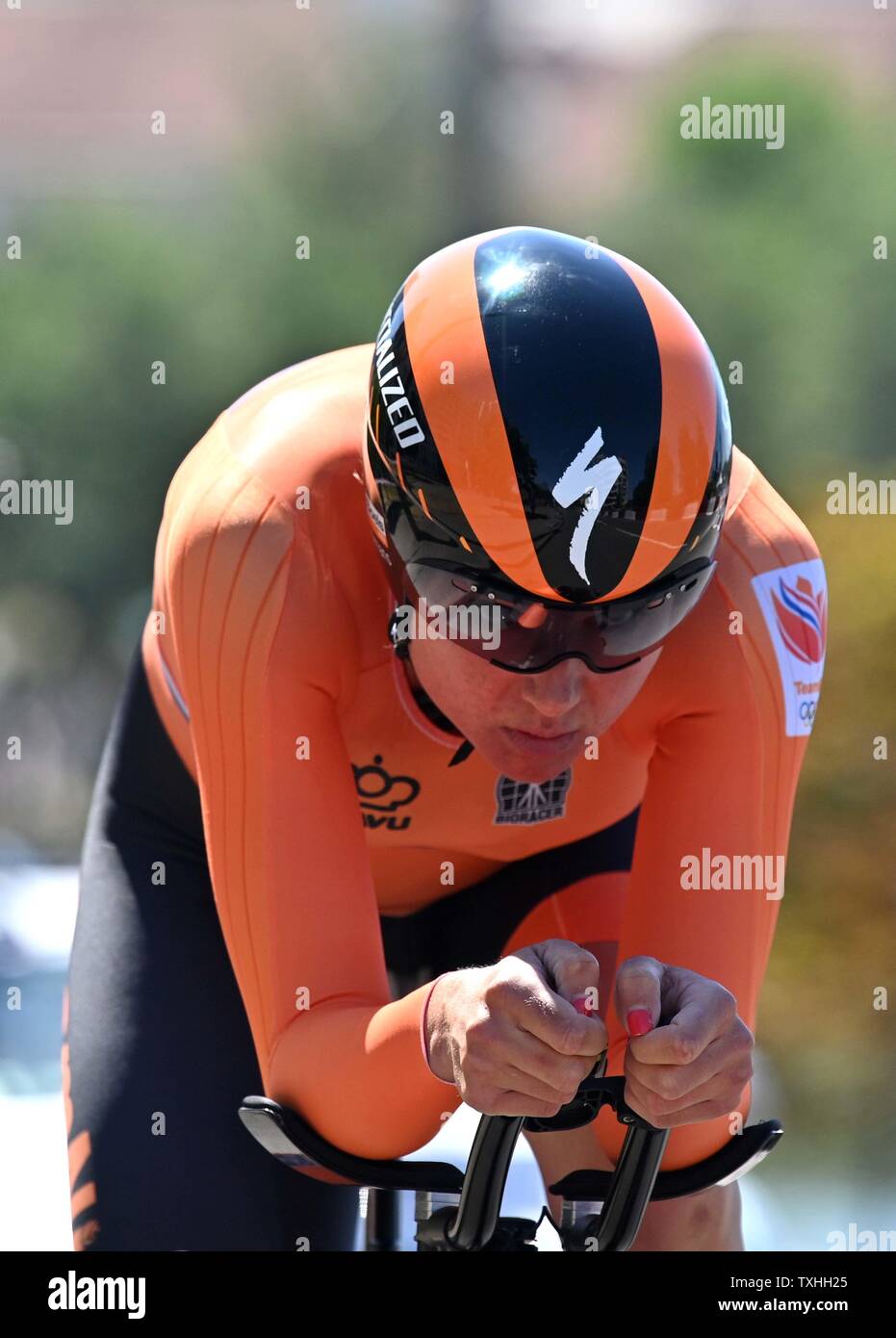 Minsk. Belarus. 25 June 2019. Chantal Blaak (NED) in the cycling time trial at the 2nd European games. Credit: Sport In Pictures/Alamy Live News Stock Photo