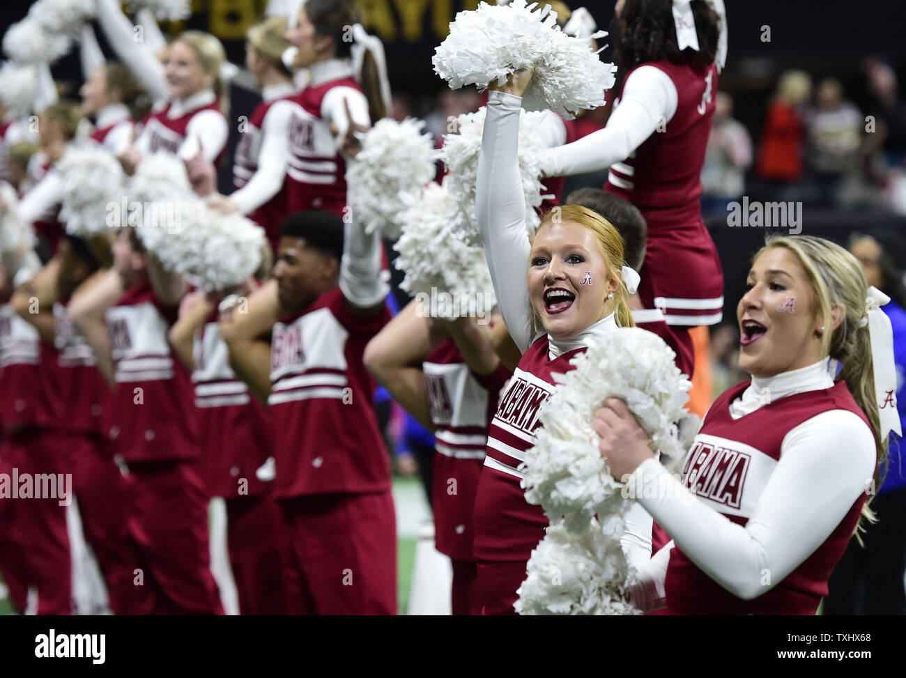 Alabama Crimson Tide Cheerleaders Perform Stock Photos