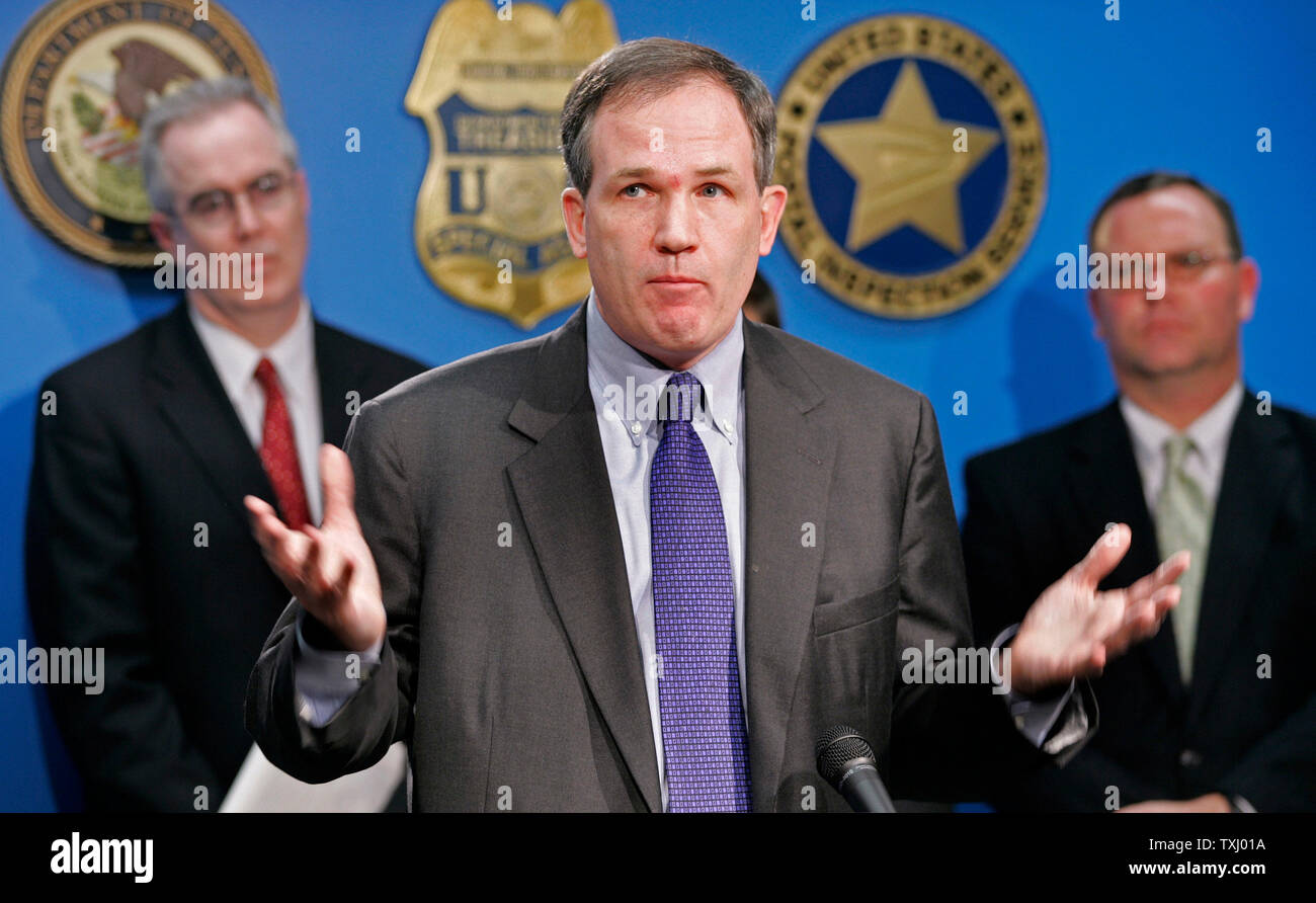 U.S. Attorney Patrick Fitzgerald speaks during a news conference at the Dirksen Federal Building, November 17, 2005, in Chicago. Fitzgerald announced the 11-count indictment of former Hollinger International, Inc. chairman and CEO Conrad Black and three other top executives of a largely-dismantled global publishing empire on charges of corporate fraud. (UPI Photo/Brian Kersey) Stock Photo