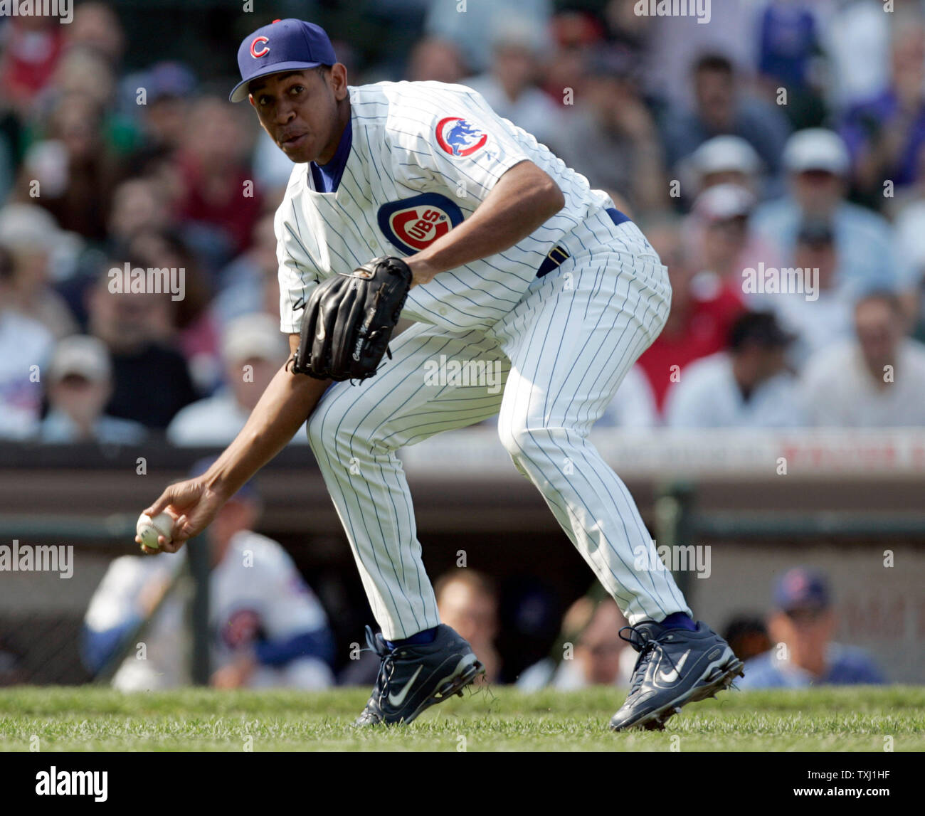 Kenny Lofton of the Chicago Cubs during the Cubs 12-3 victory over