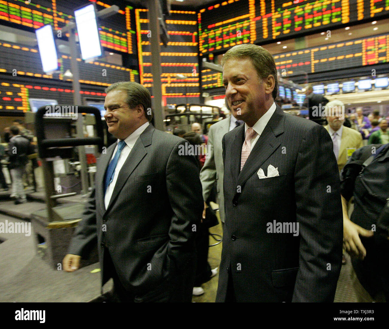Chicago board of trade trading floor hi-res stock photography and ...