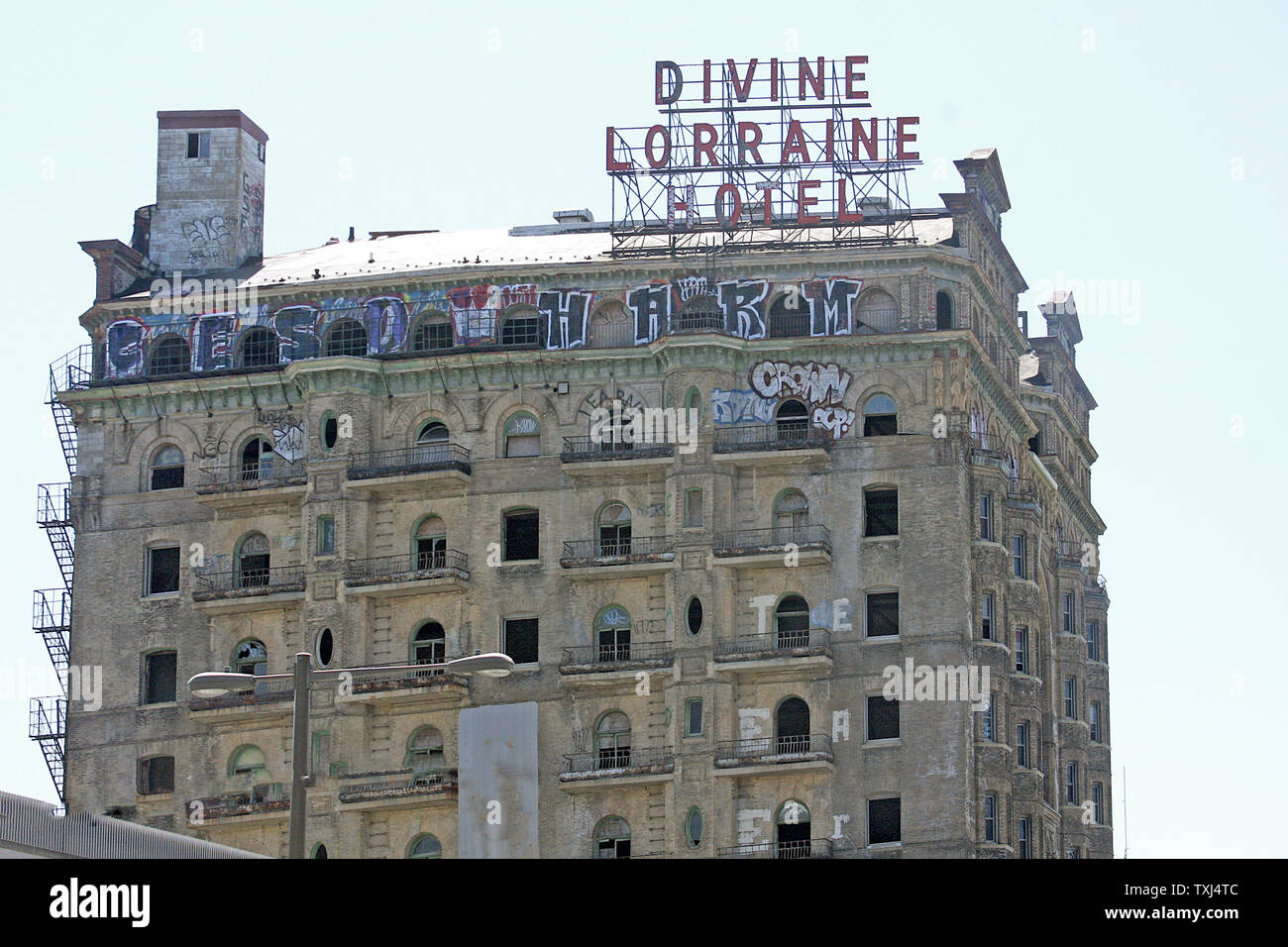Divine lorraine hotel, philadelphia hires stock photography and images