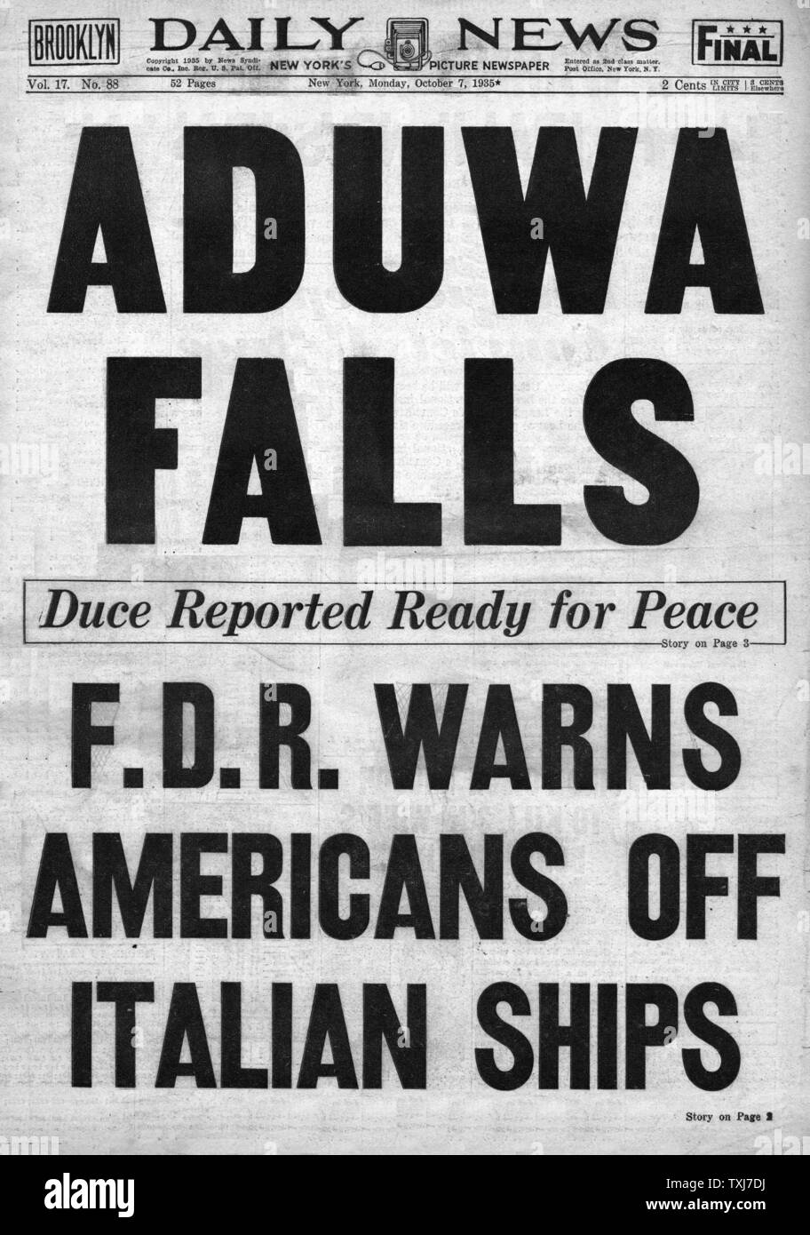 1935 Daily News (New York) front page reporting Italy in Abyssinia Stock Photo