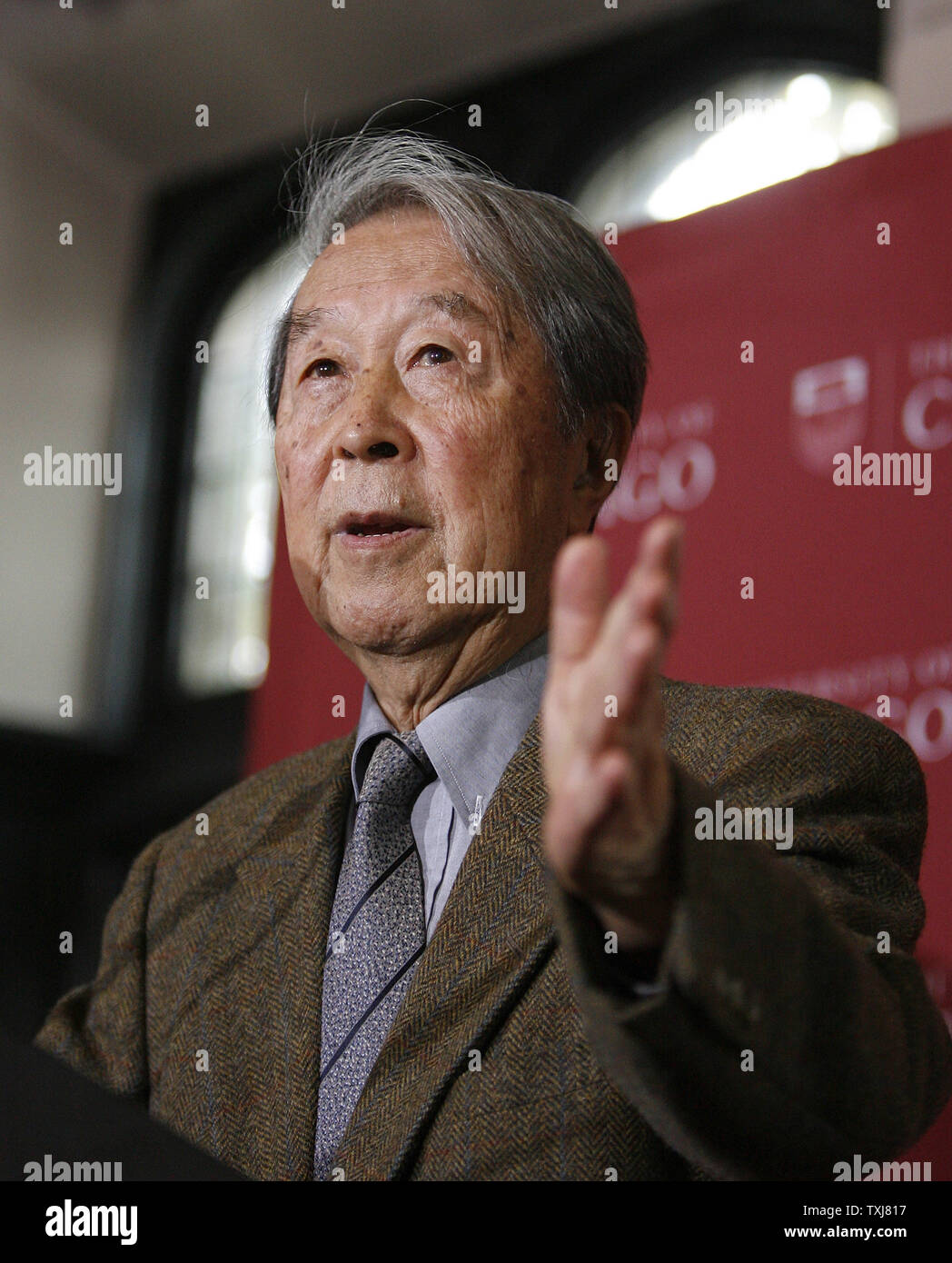 Nambu yoichiro hires stock photography and images Alamy