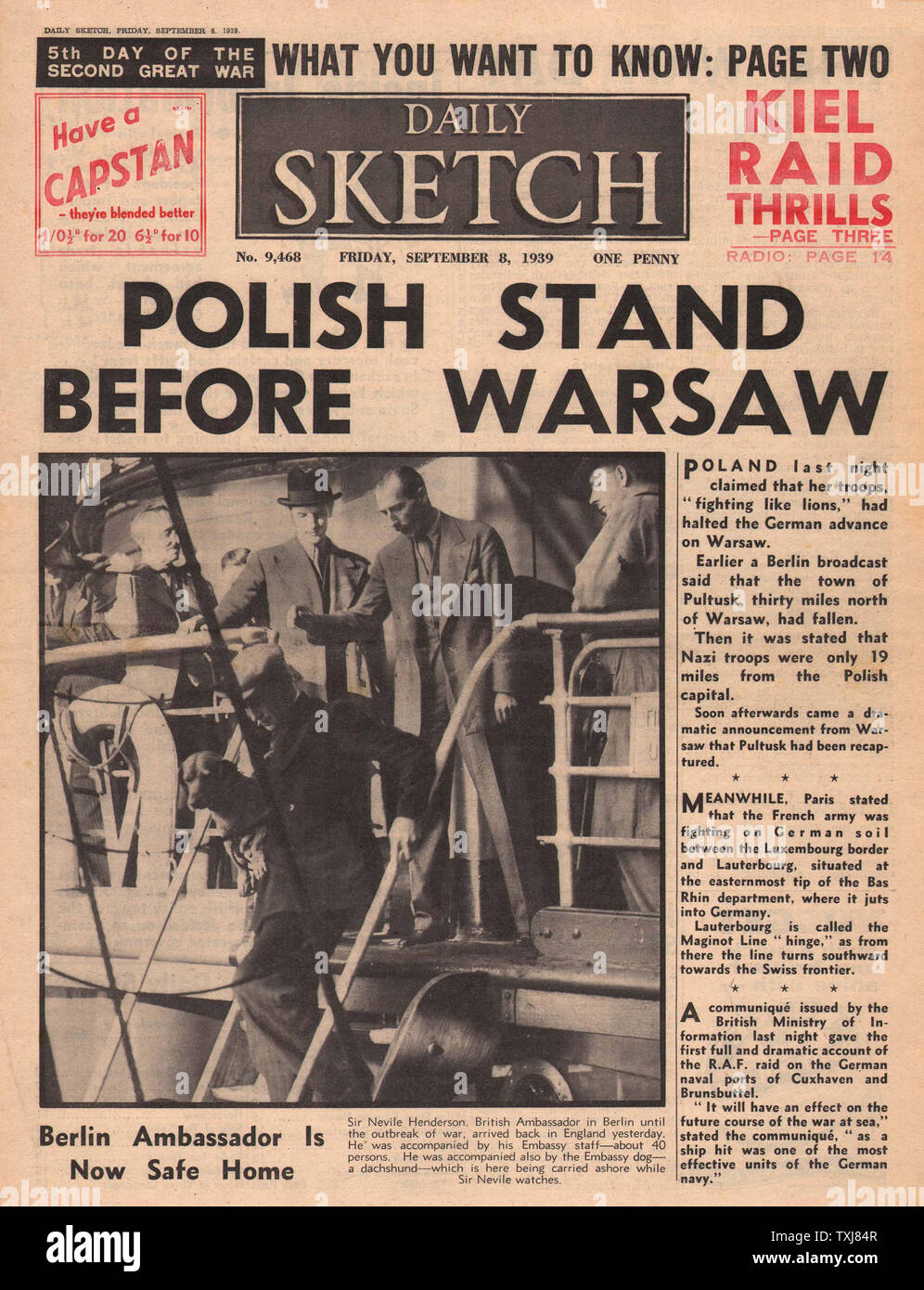 1939 Daily Sketch front page Polish troops stand before Warsaw Stock Photo