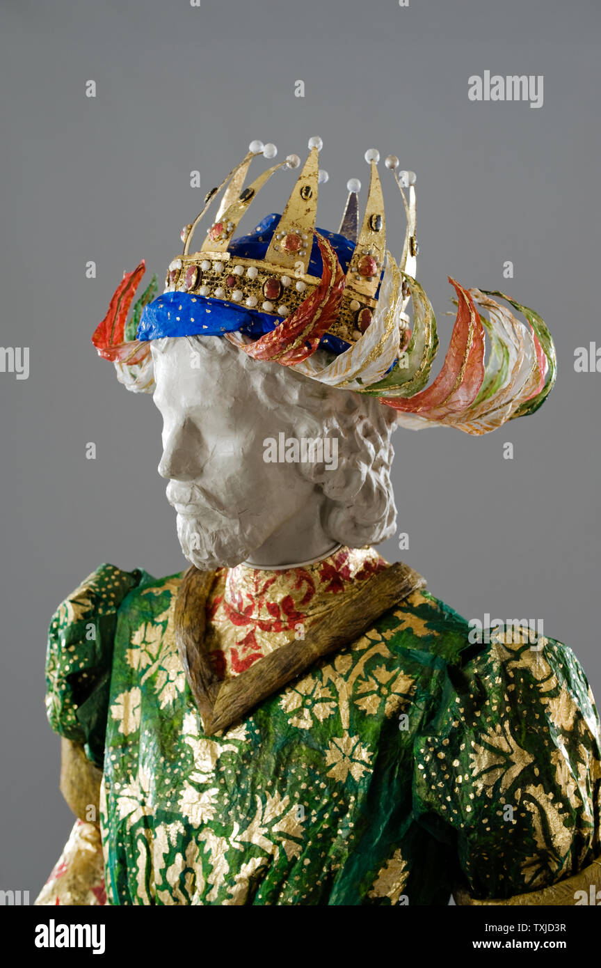 King mannequin wearing paper costume by Isabelle de Borchgrave Stock