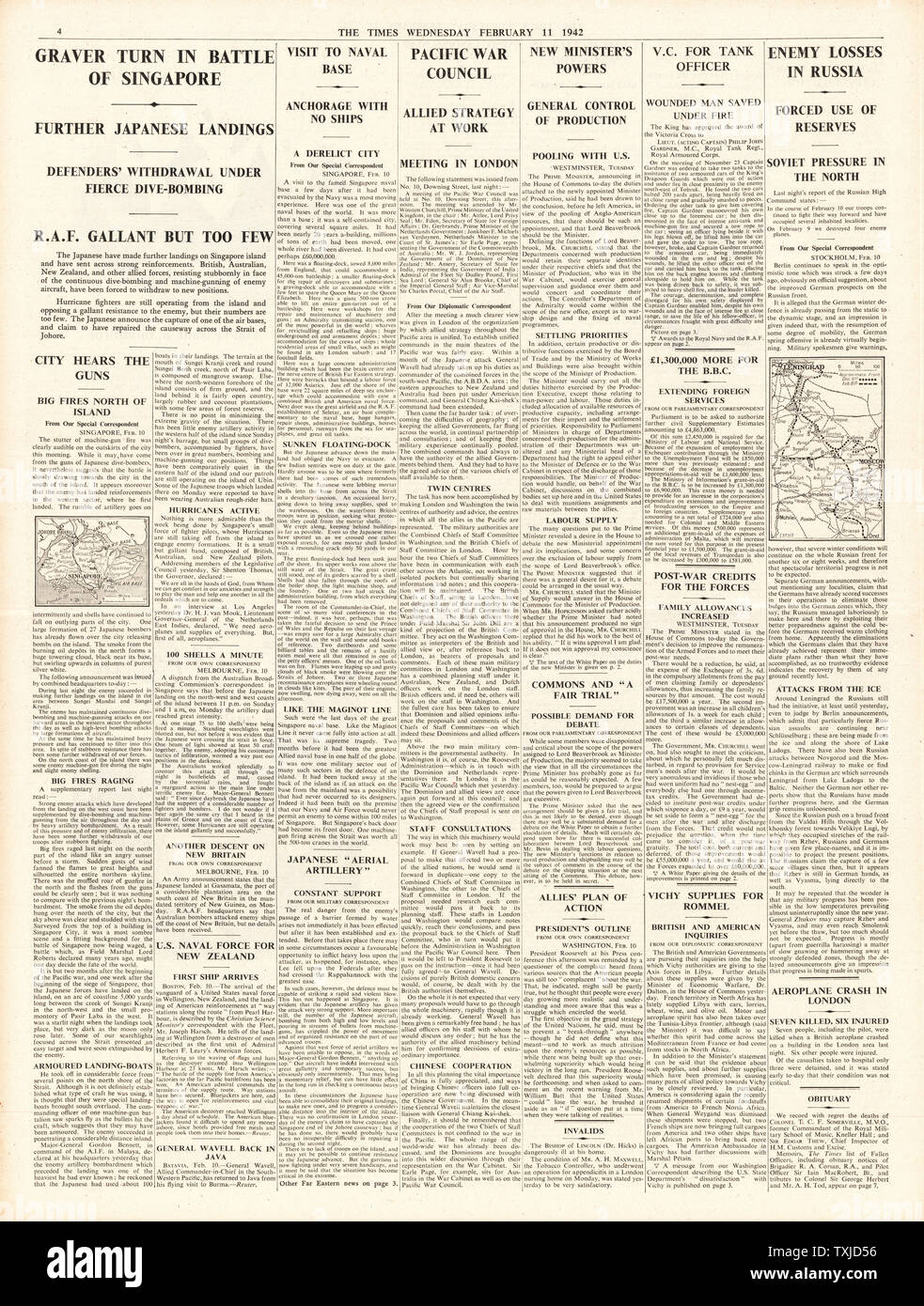 1942 page 4 The Times Battle of Singapore, U.S. Navy in New Zealand and Philip Gardiner awarded the VC Stock Photo