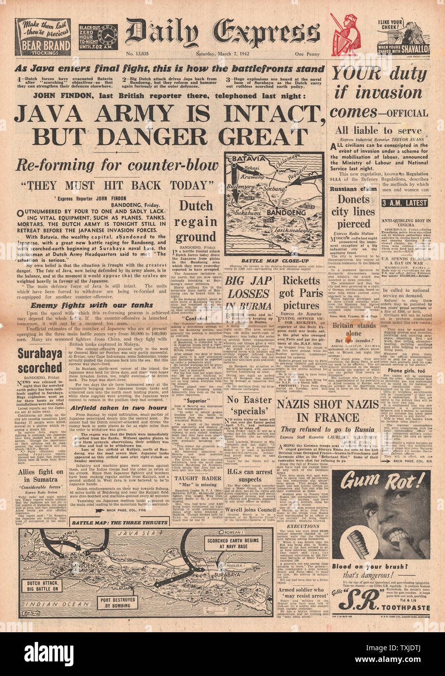 1942 front page  Daily Express Battle for Java Stock Photo