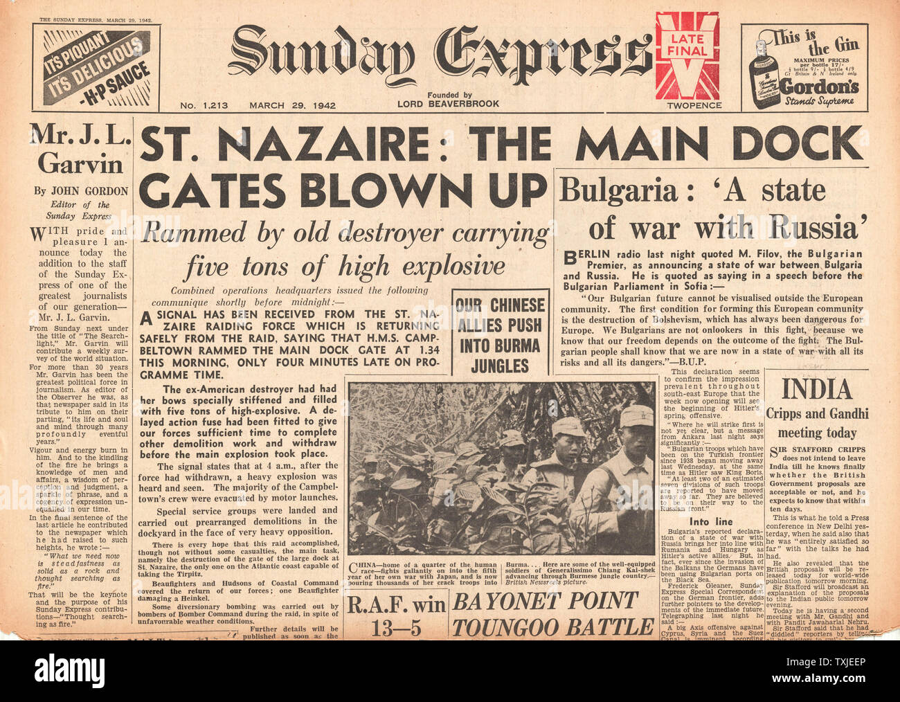 1942 front page  Sunday Express British Commando Raid on Docks at St.Nazaire and Bulgaria at war with Russia Stock Photo