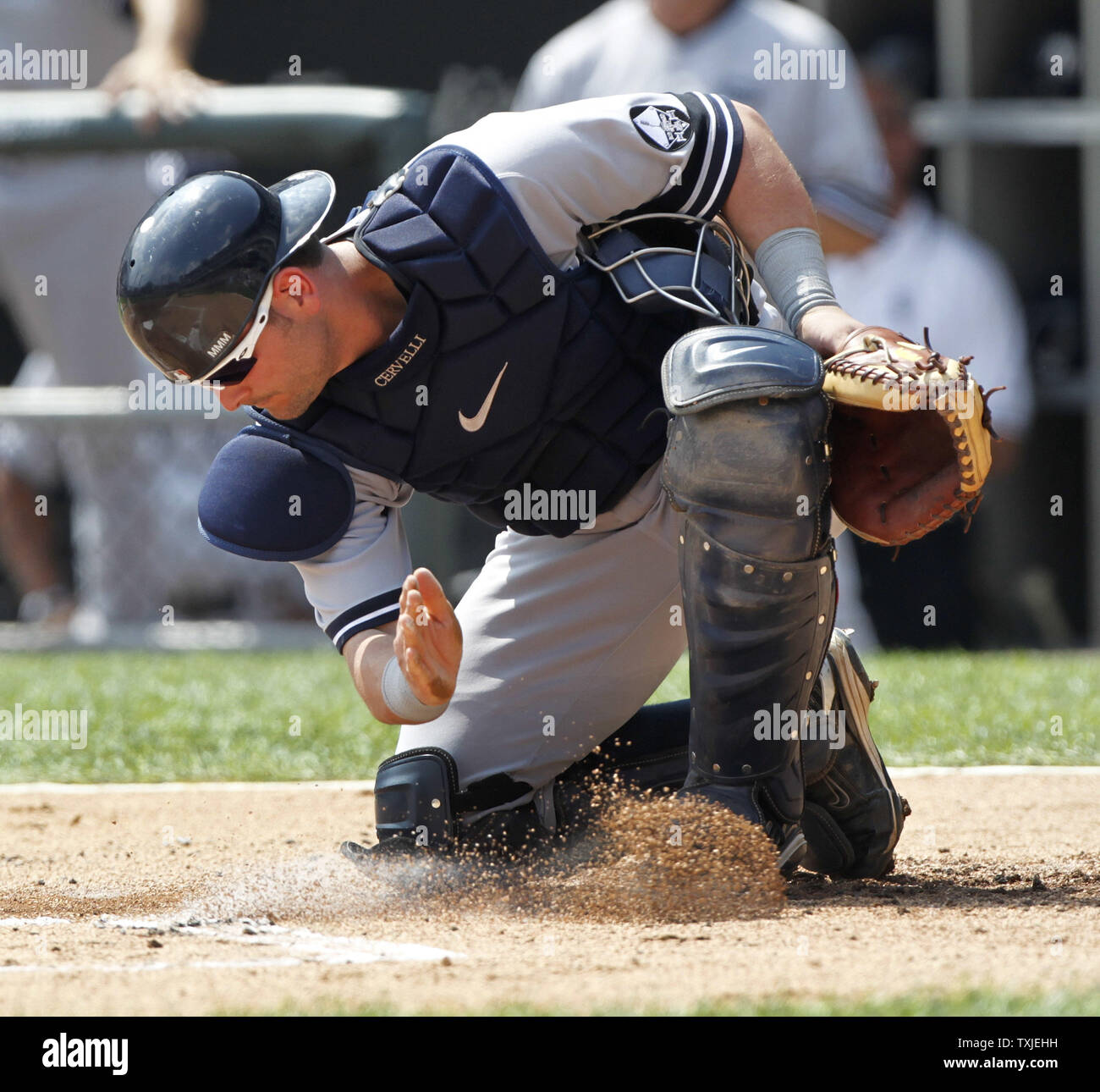 White Sox shortstop Ozzie Guillen -- Please credit photographer Kirk Schlea  Stock Photo - Alamy