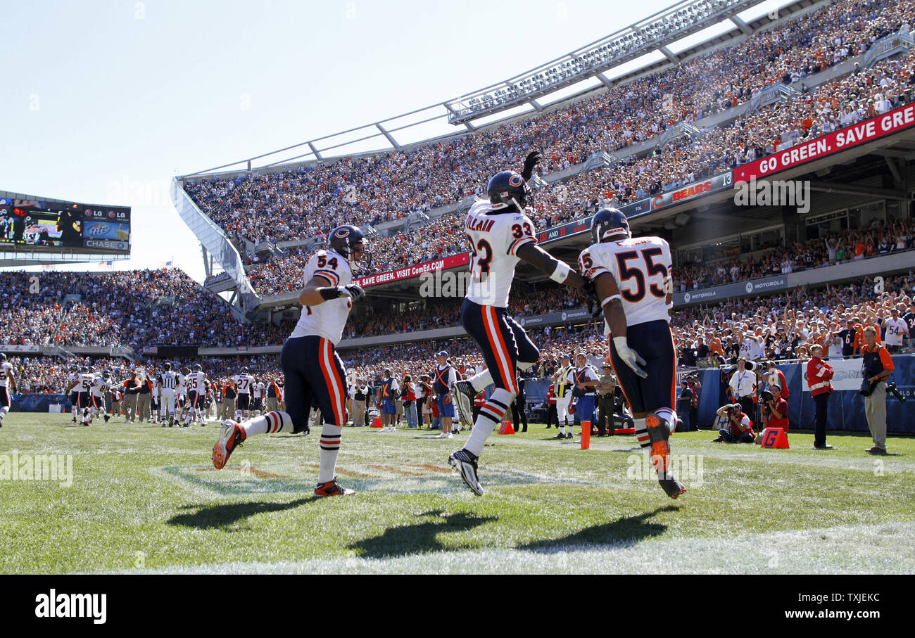 Chicago Bears linebacker Pisa Tinoisamoa (59) heads to the field for the  training camp practice at Olivet Nazarene University in Bourbonnais, IL.  (Credit Image: © John Rowland/Southcreek Global/ZUMApress.com Stock Photo -  Alamy