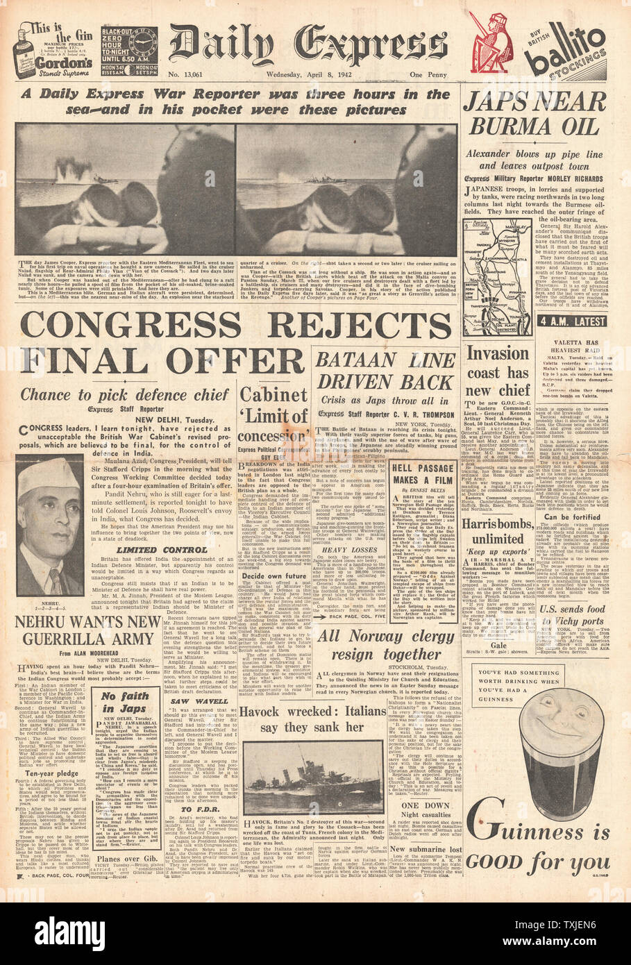 1942 front page Daily Express Indian Congress reject British offer, Battle for Burma and all Norwegian Clergymen Resign Stock Photo