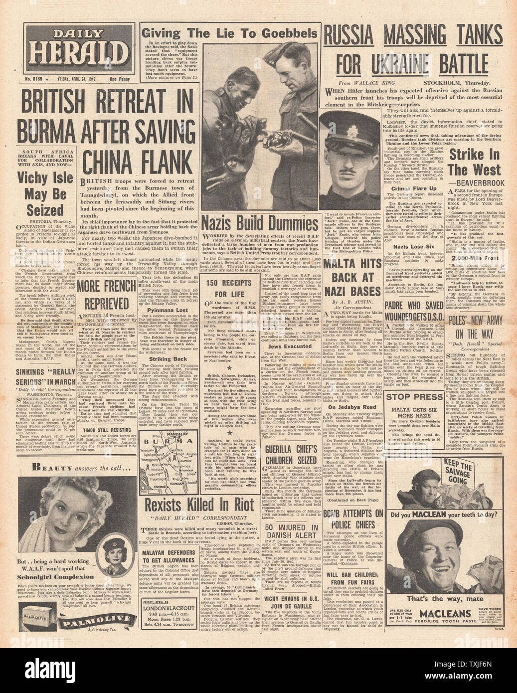 1942 front page Daily Herald British Forces retreat in Battle for Burma Stock Photo