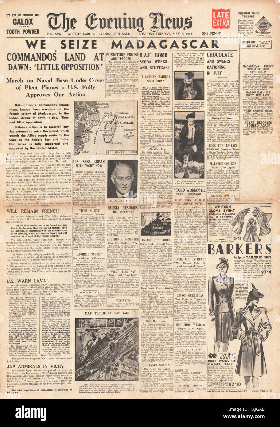 1942 front page Evening News Allied forces land on Madagascar and Chinese army battle with Japanese forces at Nanking Stock Photo