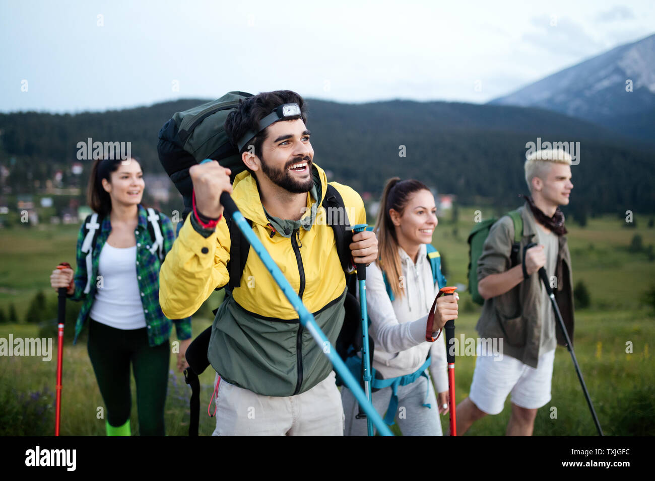 backpacking travel groups