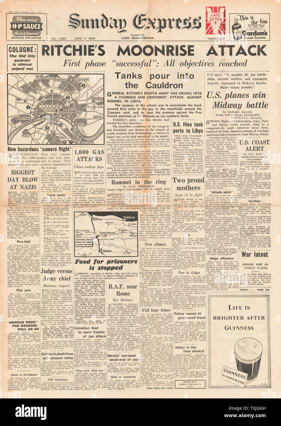 1942 front page Sunday Express Battle for Libya, RAF Bombing Raids on Western Europe Stock Photo