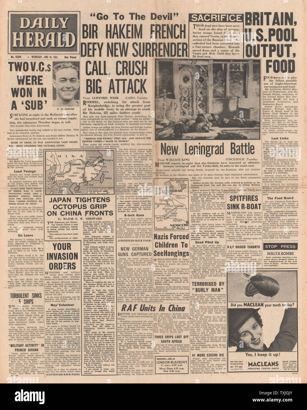 1942 front page Daily Herald Battle for Libya, Battle for Leningrad, Japanese Forces advance in China and Two Victoria Crosses awarded to Thomas Gould and Peter Roberts of HMS Thrasher Stock Photo