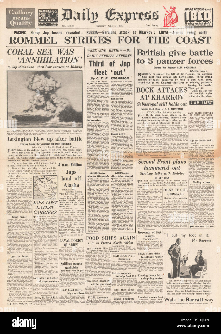 1942 front page  Daily Express Battle for Libya, Battle for Kharkov and Battle of the Coral Sea Stock Photo