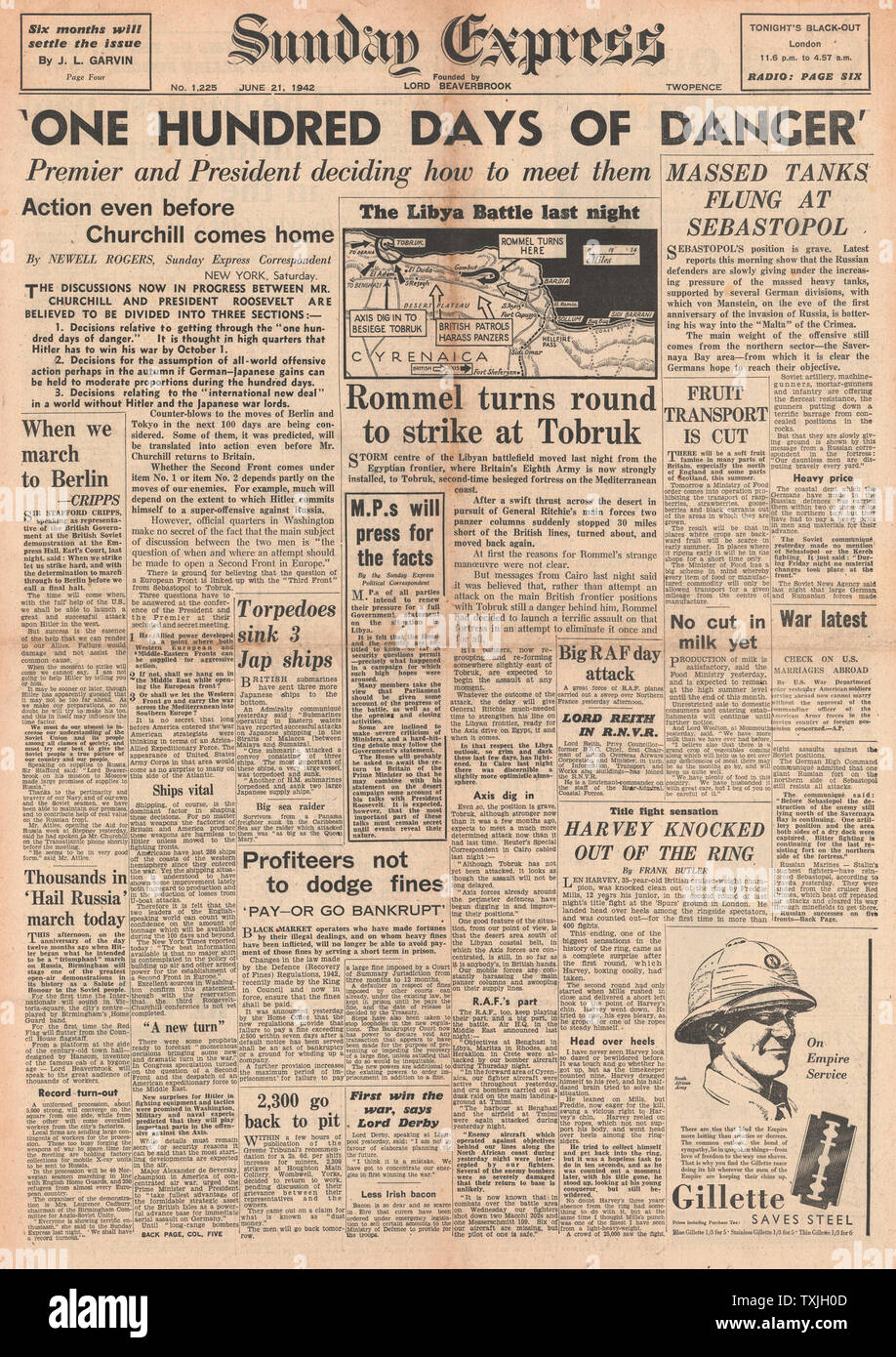 1942 front page  Sunday Express Battle for Tobruk and Sebastapol Stock Photo
