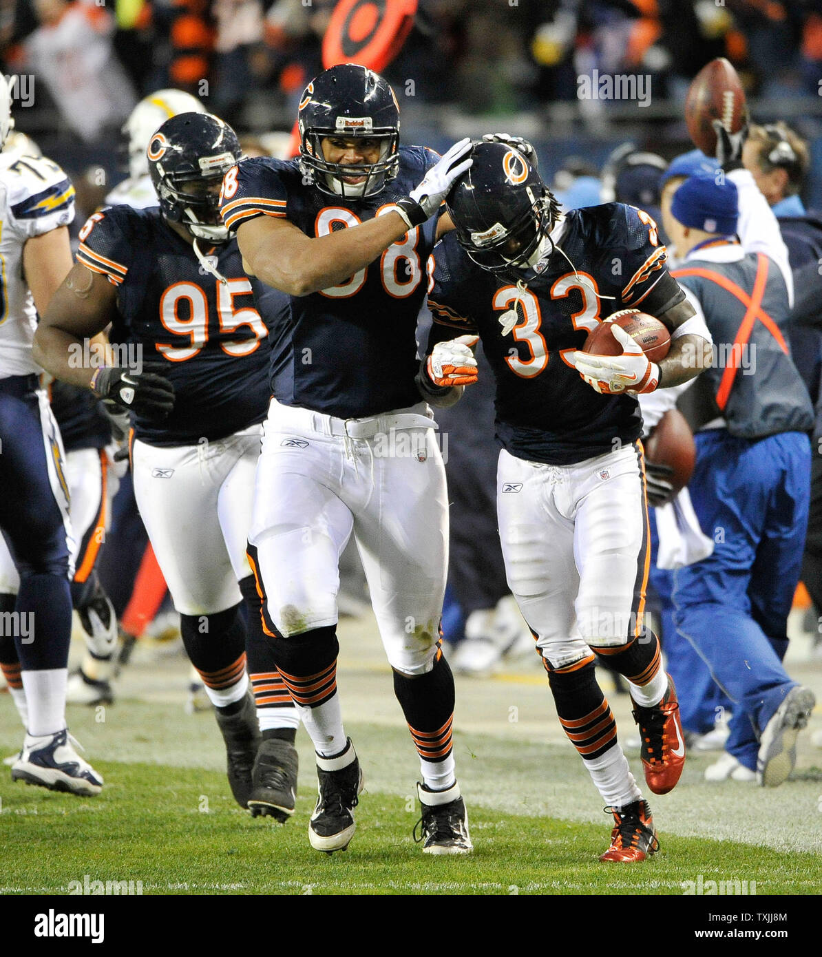 Chicago Bears defensive back Mike Brown celebrates the Bears 13-3 win over  the Carolina Panthers, at Soldier Field, in Chicago on November 20, 2005.  (UPI Photo/Brian Kersey Stock Photo - Alamy