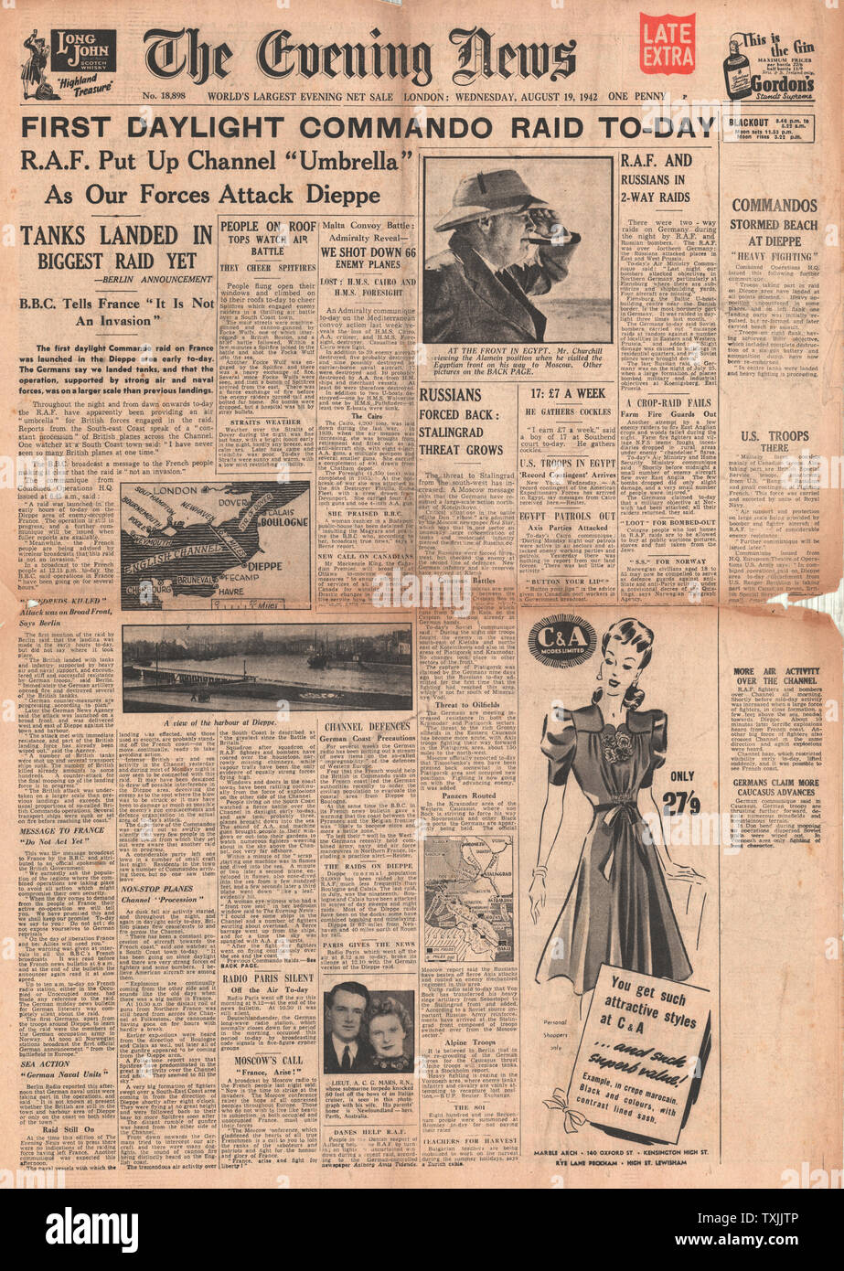 1942 front page  Evening News British Commando Raid on Dieppe Stock Photo