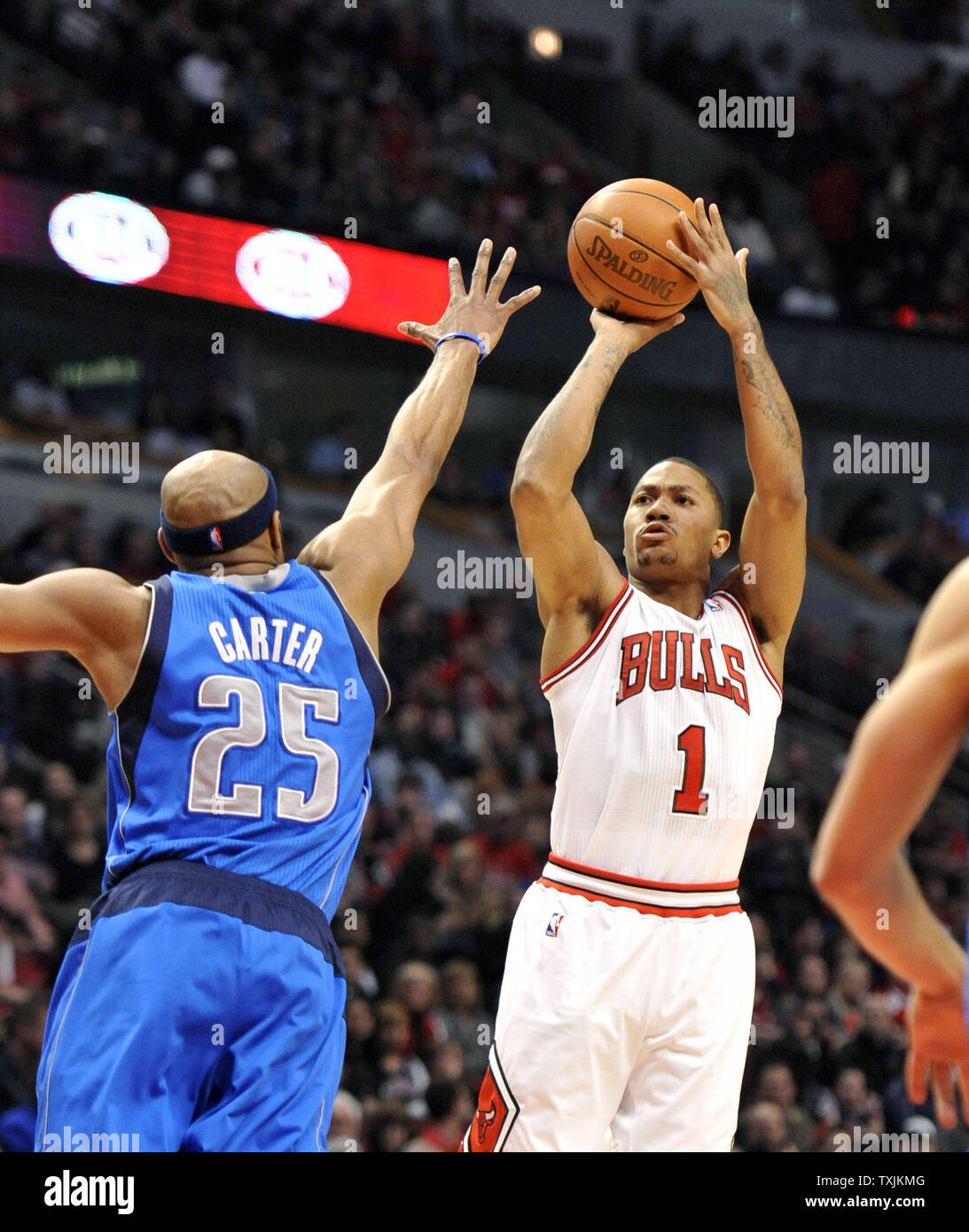 Chicago Bulls guard Derrick Rose shoots during the third quarter
