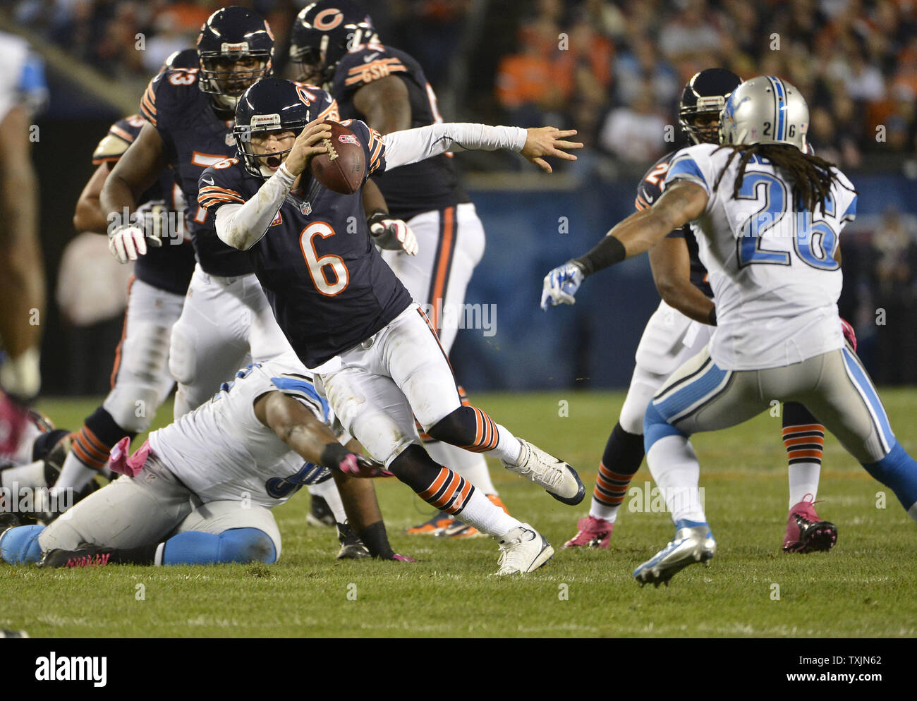 Chicago, Illinois, USA. 11th Nov, 2018. - Lions Quarterback #9 Matthew  Stafford in action during the NFL Game between the Detroit Lions and  Chicago Bears at Soldier Field in Chicago, IL. Photographer: