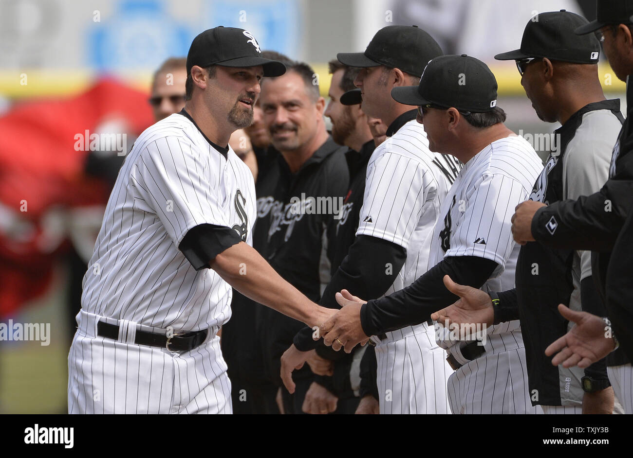 Jake Peavy, Adam Dunn lead White Sox past Cubs 6-0