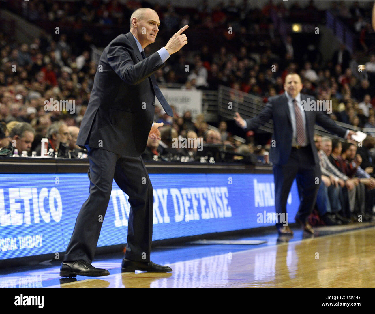 Basketball coach player yell hires stock photography and images Alamy