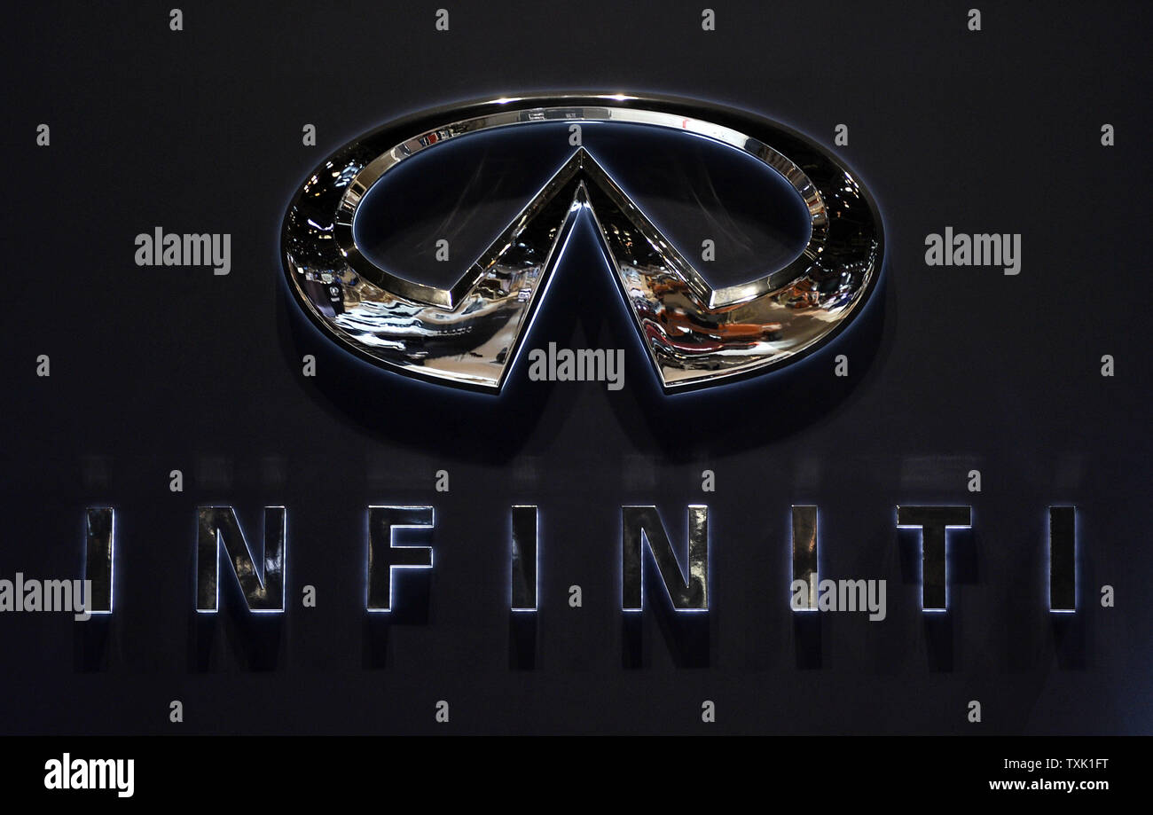 Infiniti Logo High Resolution Stock Photography And Images Alamy