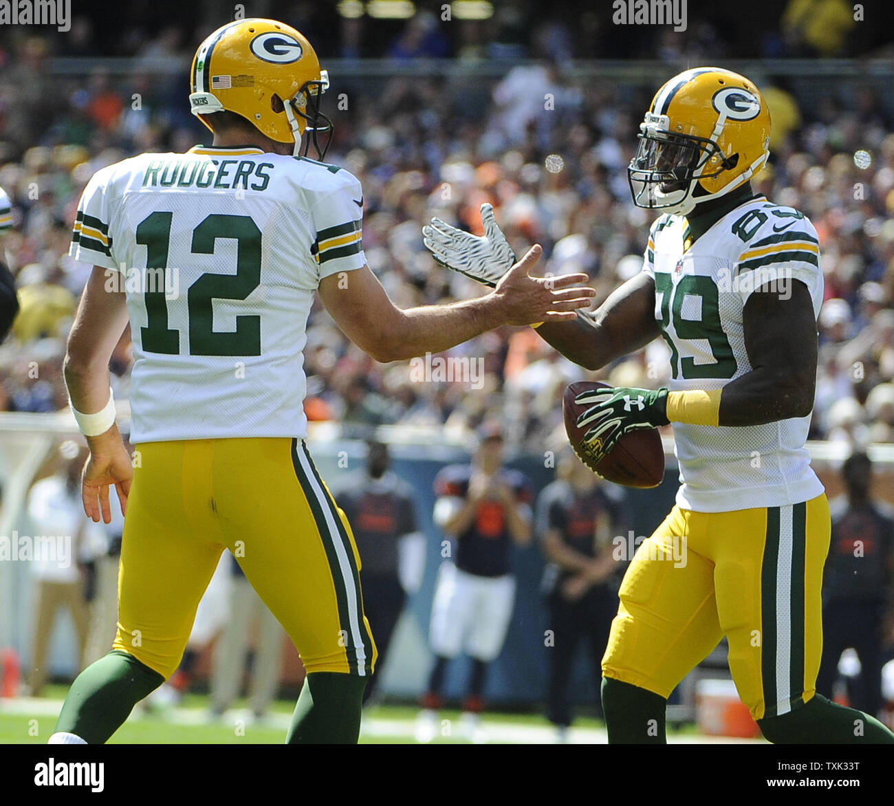 James Jones catches Aaron Rodgers' first touchdown pass of 2015