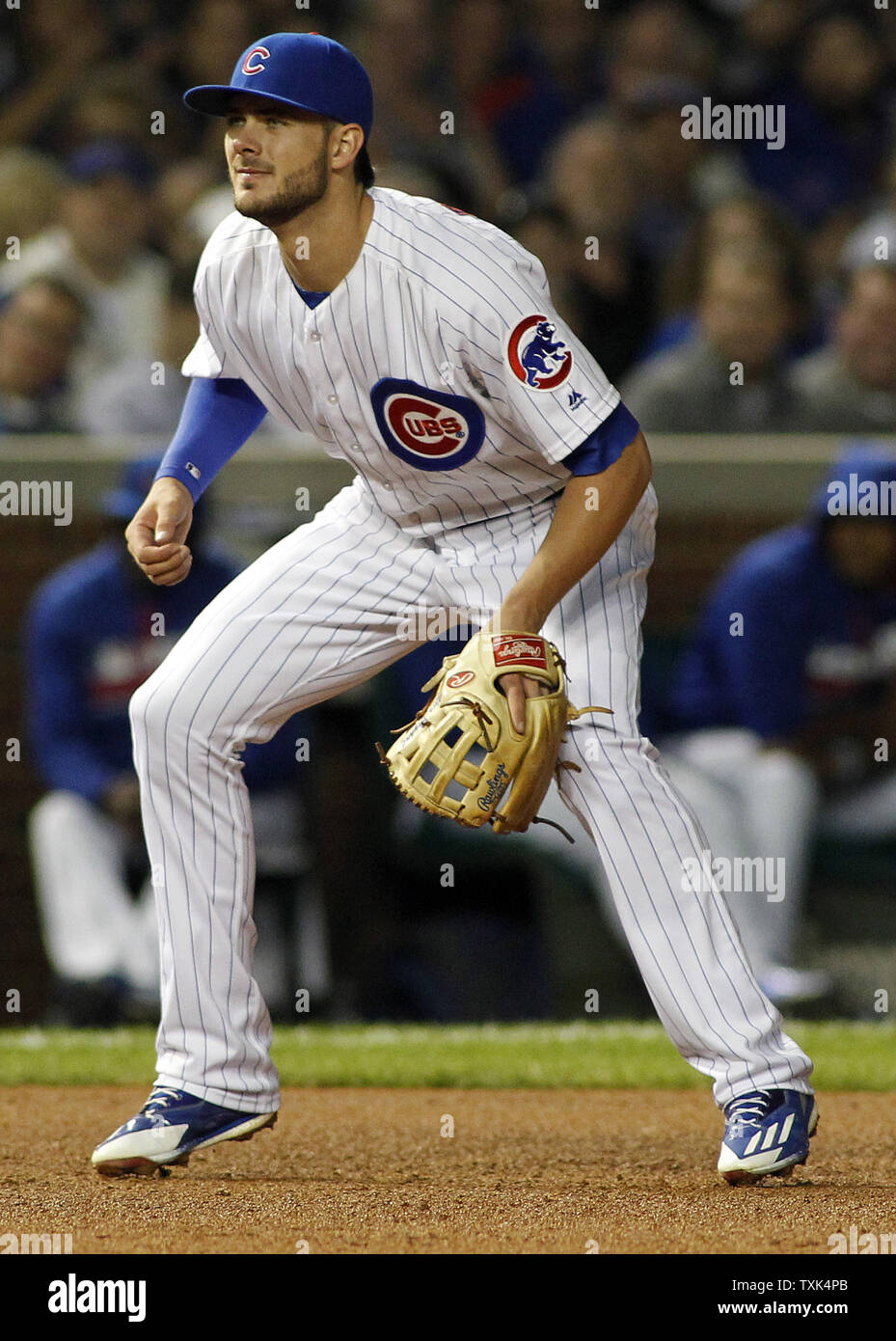 Chicago Cubs third baseman Kris Bryant readies for the pitch against