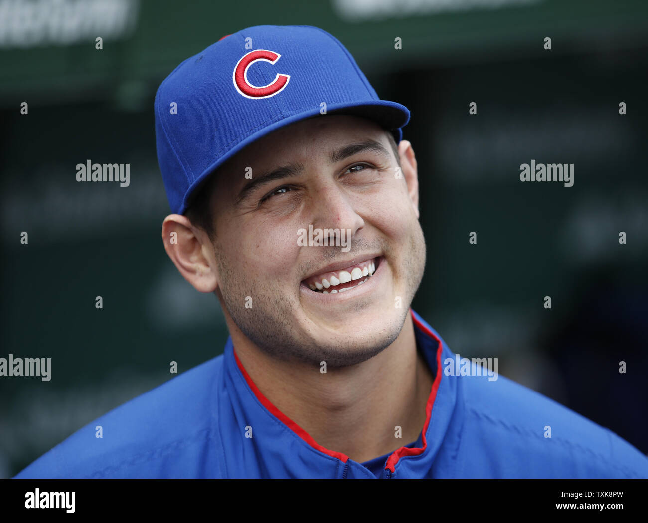 LOOK: Anthony Rizzo inexplicably shows up at Wrigley Field with straight  hair