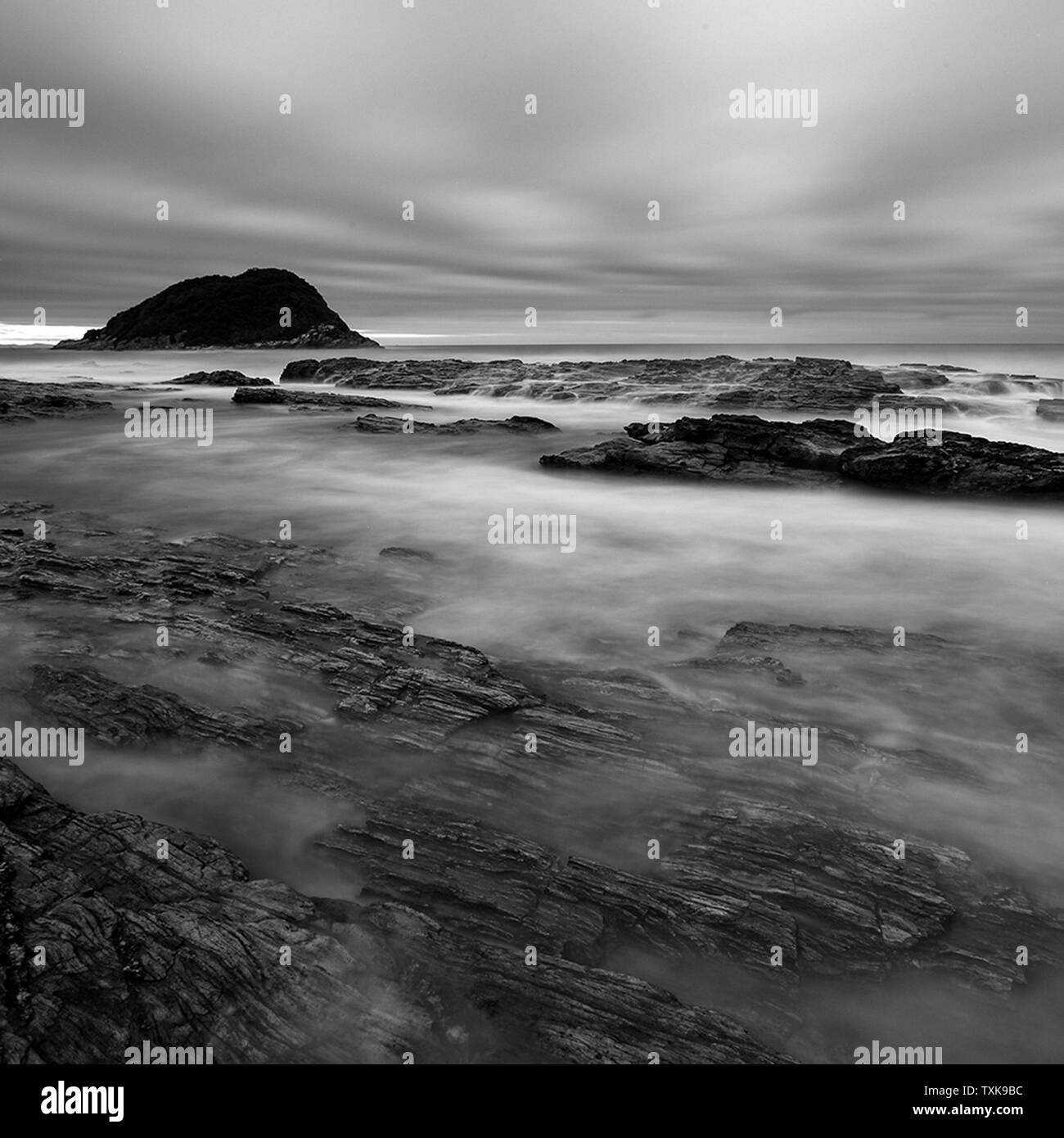 Black and white, sea and sky, horizon, coastline Stock Photo - Alamy