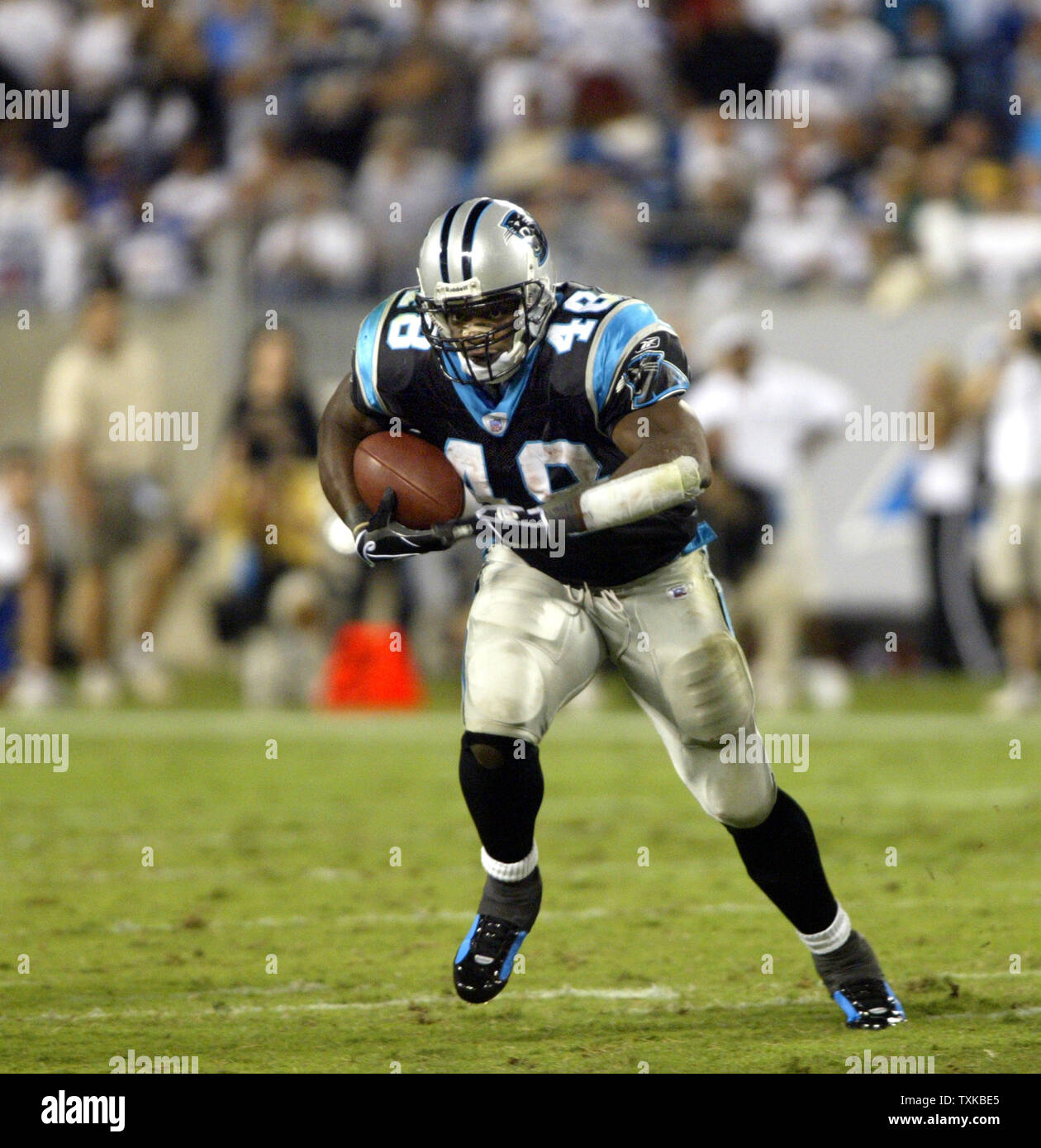 Carolina Panthers Running Back Stephen Davis Looks For Room To Run Against The Green Bay Packers In The Second Half At The Bank Of America Stadium In Charlotte N C On Oct 3