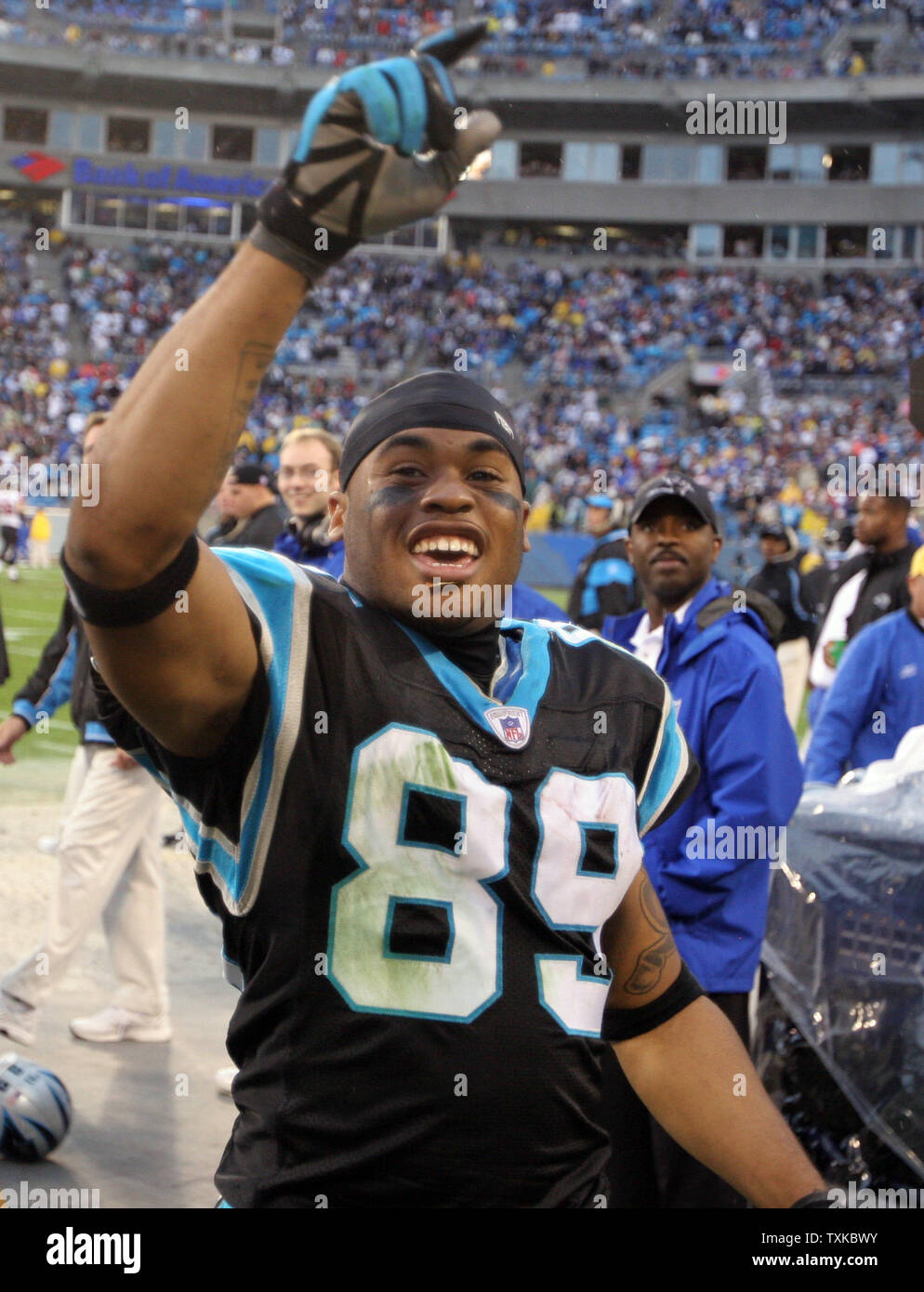 Carolina Panthers wide receiver Steve Smith (89) celebrates with fans in the closing seconds of their 24-6 win over NFC South Division foe Atlanta Falcons at Bank of America Stadium December 4, 2005 in Charlotte, NC.   (UPI Photo/Bob Carey) Stock Photo