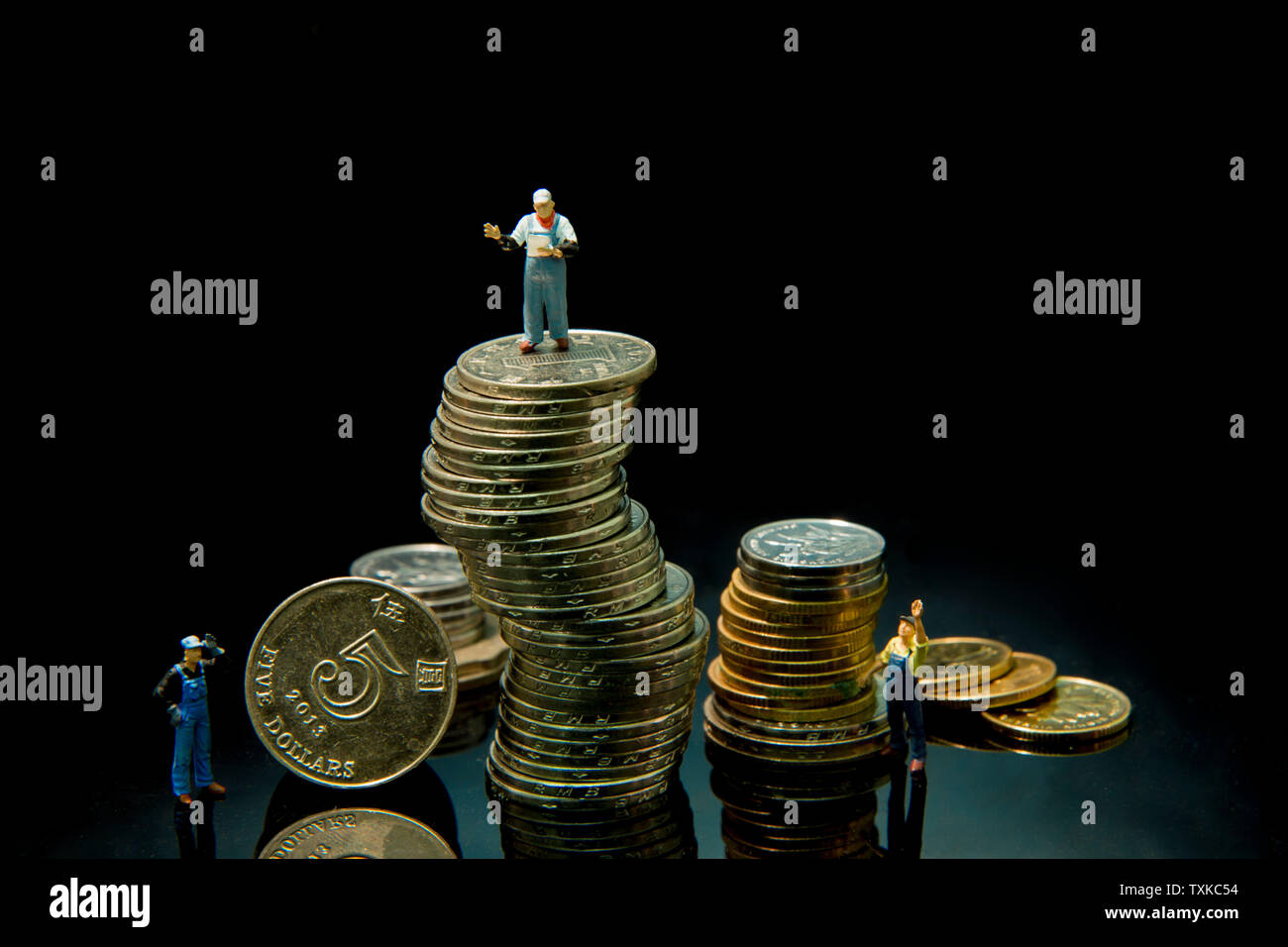 Money Empire Lilliputian Micro Photography, Preiser Photography Stock Photo  - Alamy