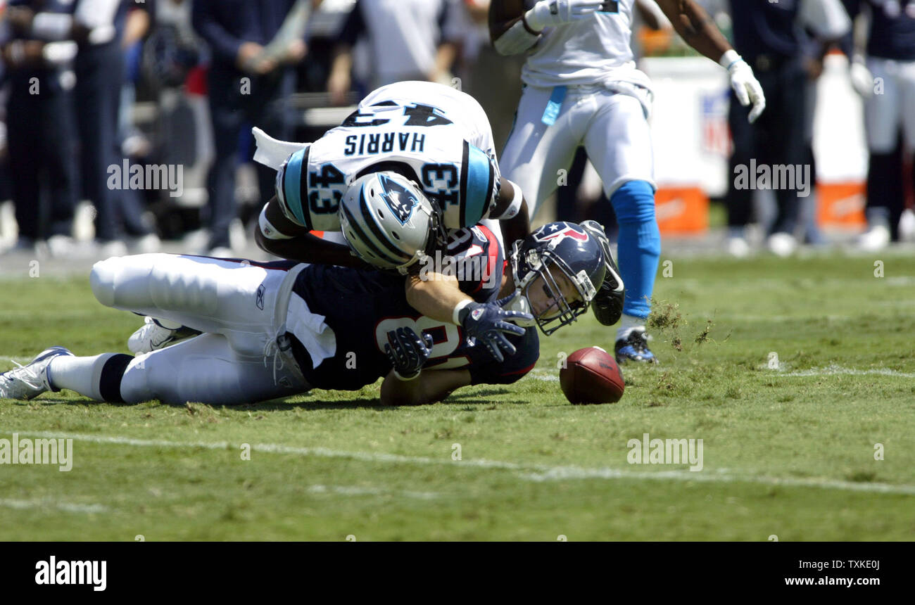 Houston Texans tight end Owen Daniels bottom fumbles the
