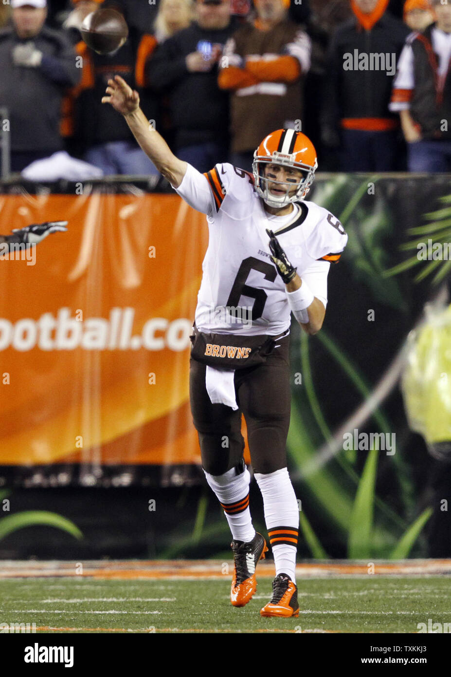Cleveland Browns quarterback Brian Hoyer (6) looks to pass
