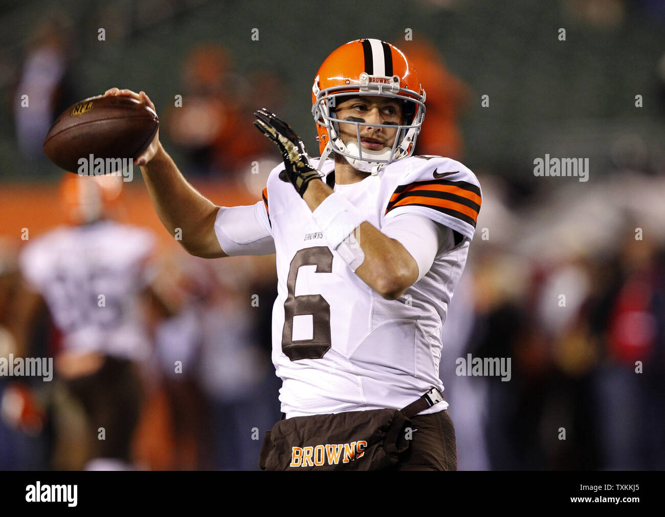 Cleveland Browns quarterback Brian Hoyer (6) looks to pass against the  Indianapolis Colts during an NFL