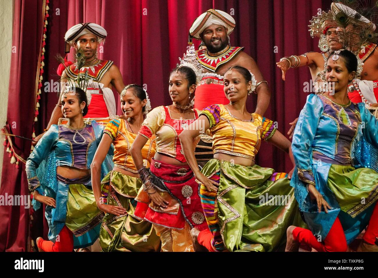 Sri Lankan Dance High Resolution Stock Photography and Images Alamy