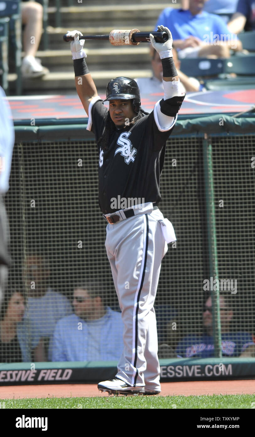 Chicago White Sox designated hitter Manny Ramirez stands on deck