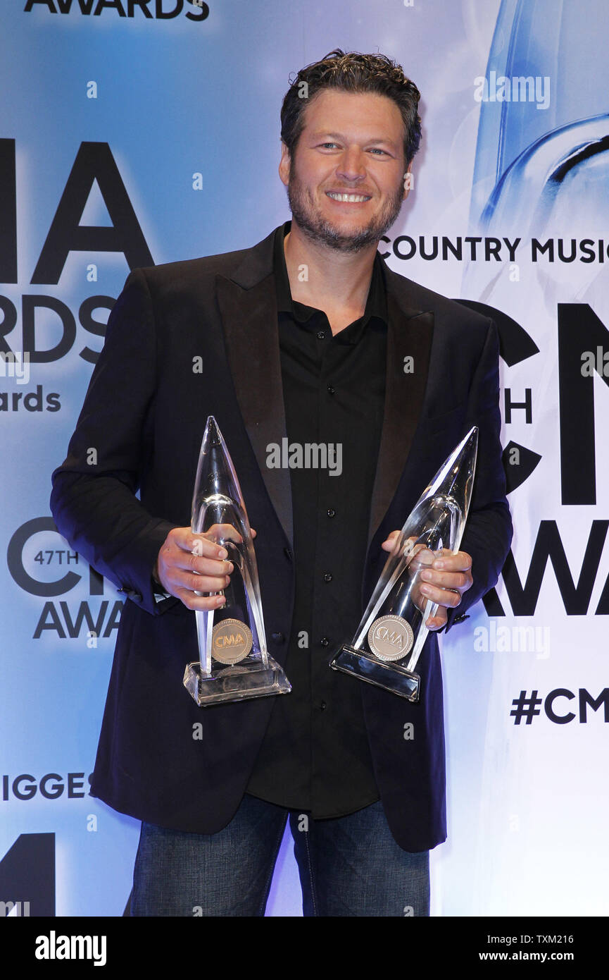 Blake Shelton poses backstage after winning Male Vocalist of the Year