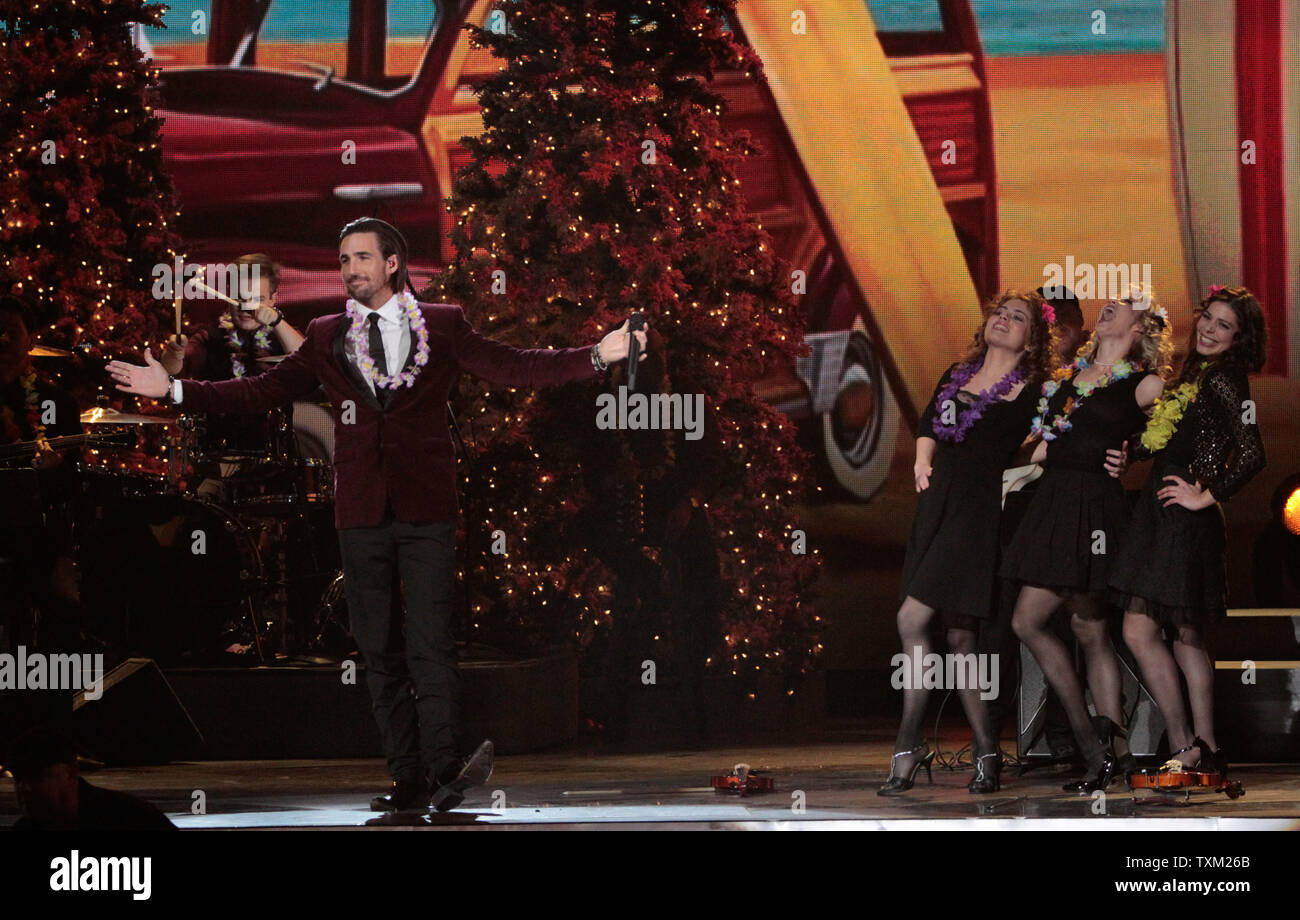 Christmas Roadshow Tour 2022 Texas Page 6 - Chris Owen High Resolution Stock Photography And Images - Alamy