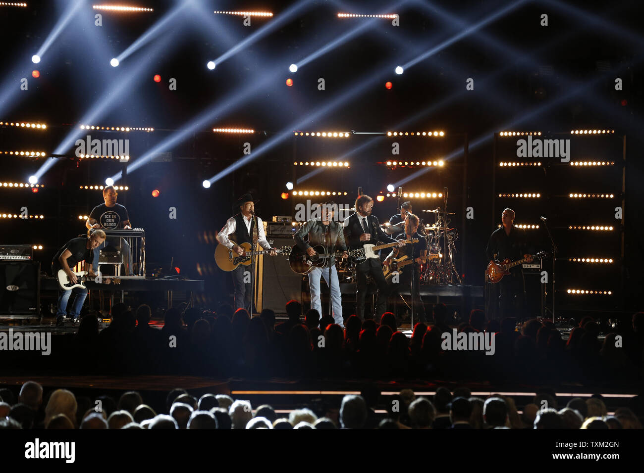 Brooks & dunn hires stock photography and images Alamy