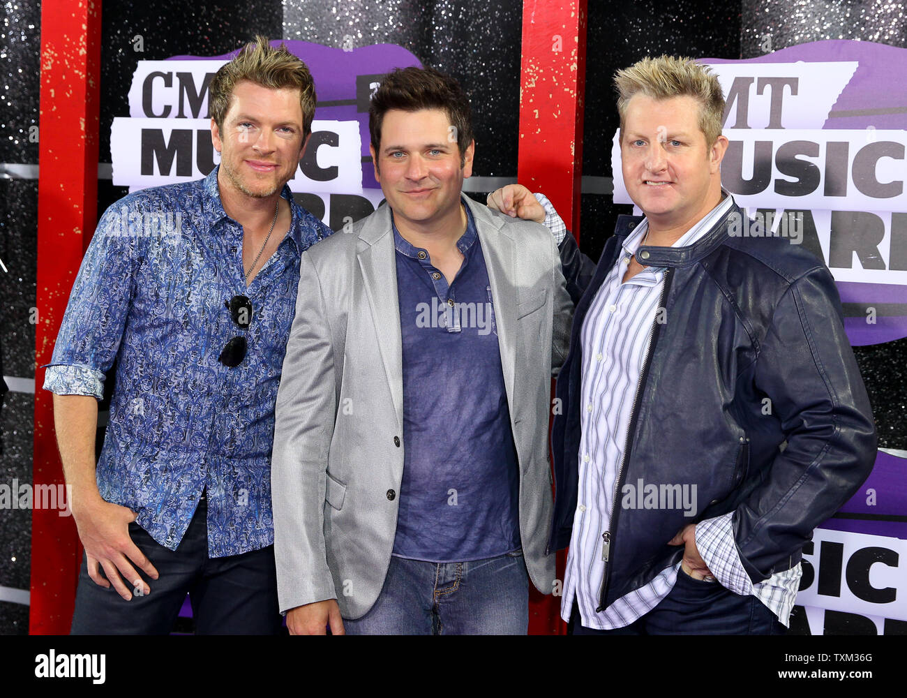 Rascal Flatts arrives on the red carpet for the CMT Awards at the ...