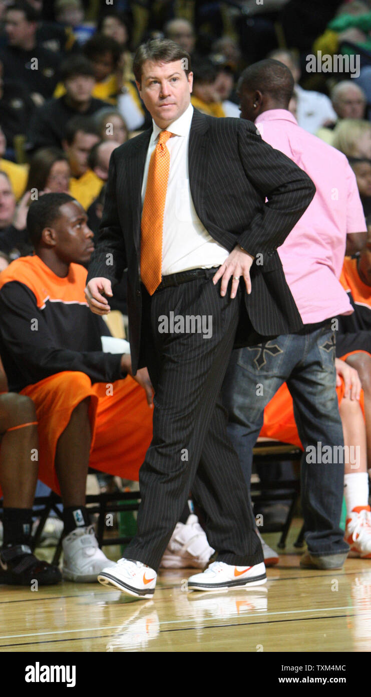 basketball coach shoes