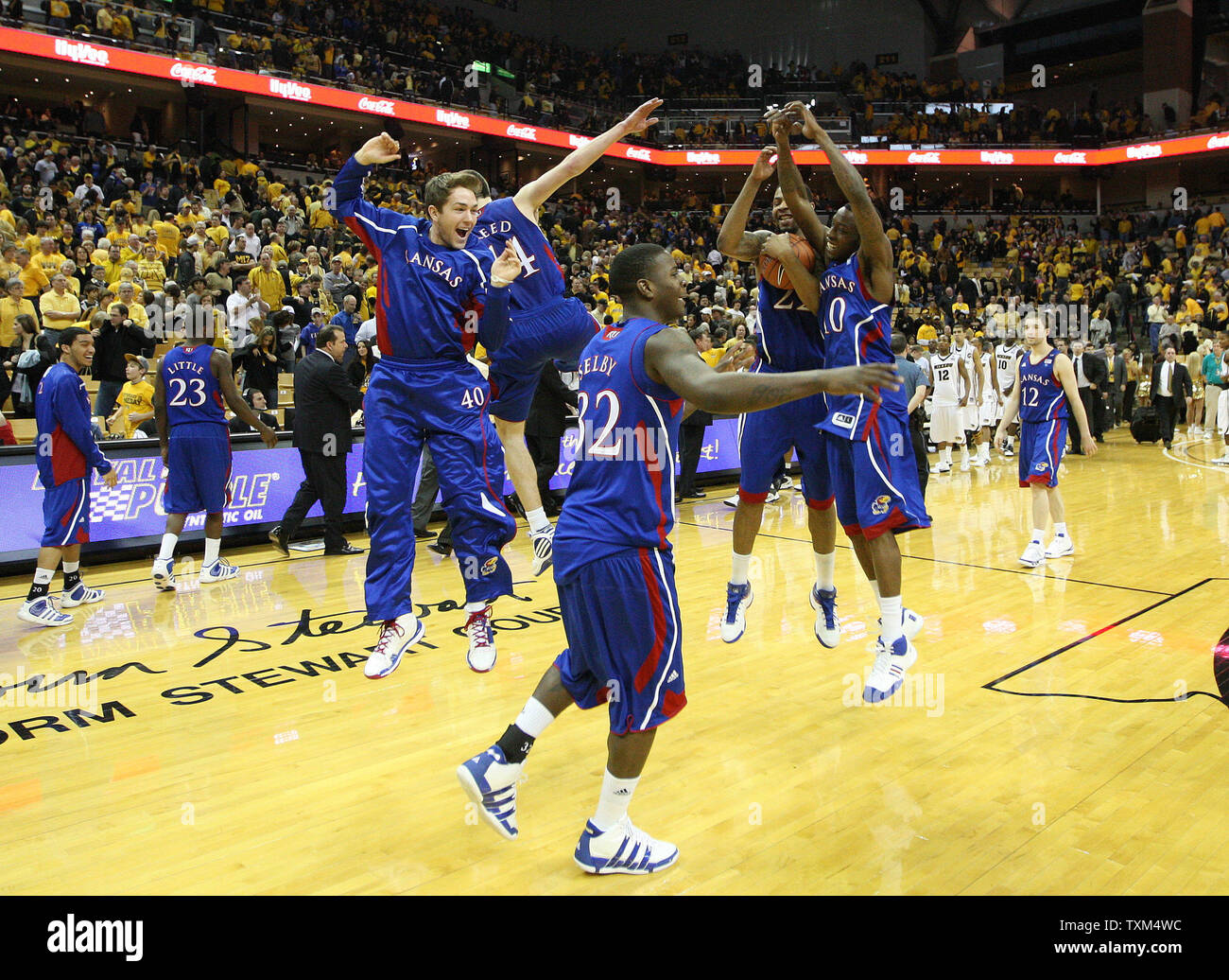 Kansas Jayhawks Basketball Players Celebrate On The Court After Defeating The Missouri Tigers 70 66 At The Mizzou Arena In Columbia Missouri On March 5 11 Upi Bill Greenblatt Stock Photo Alamy