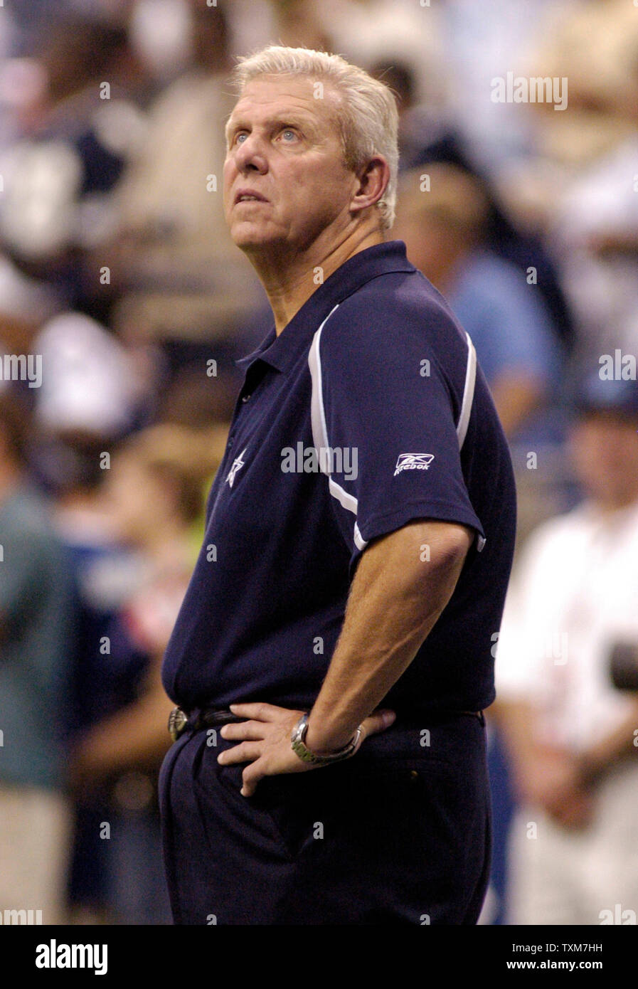 Dallas cowboys stadium scoreboard hires stock photography and images